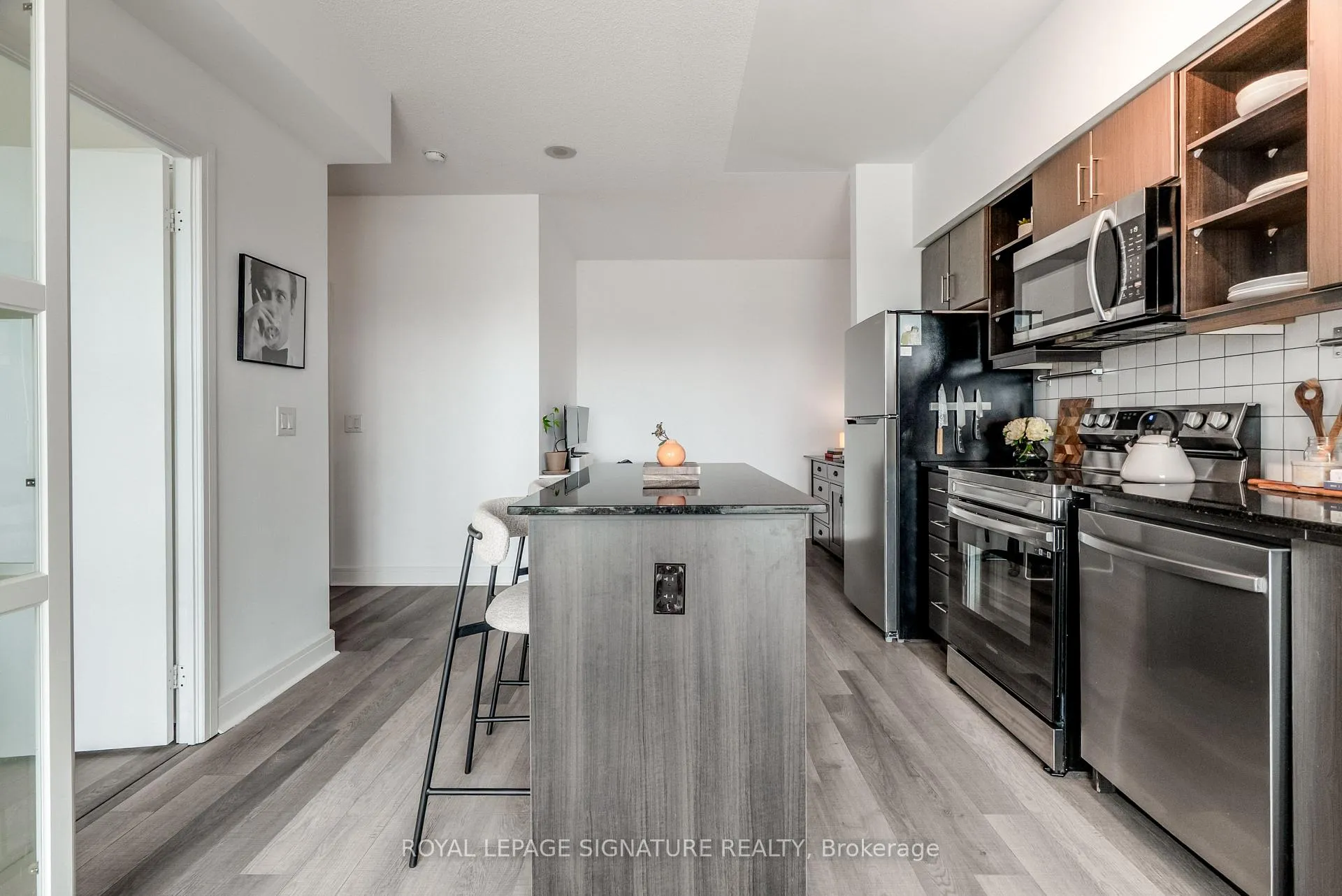Photo 8 of Unit 515, 35 Brian Peck Crescent, Toronto, Leaside — HOMEH