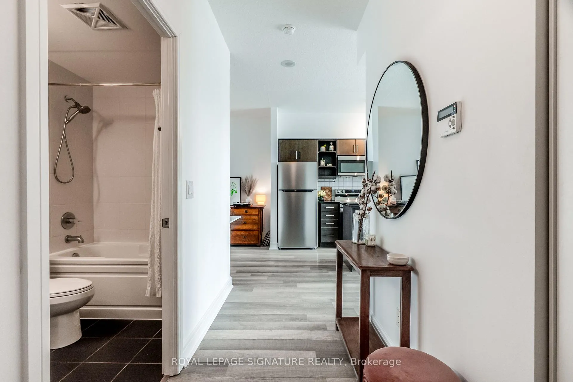 Photo 9 of Unit 515, 35 Brian Peck Crescent, Toronto, Leaside — HOMEH