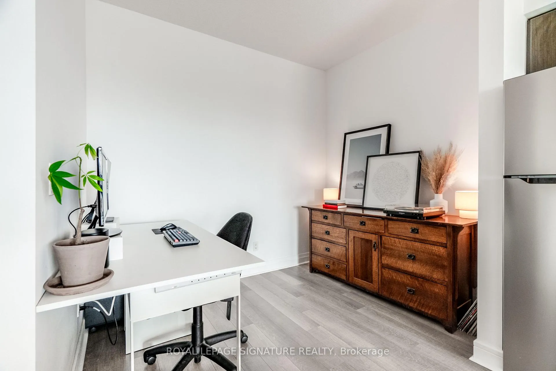 Photo 14 of Unit 515, 35 Brian Peck Crescent, Toronto, Leaside — HOMEH