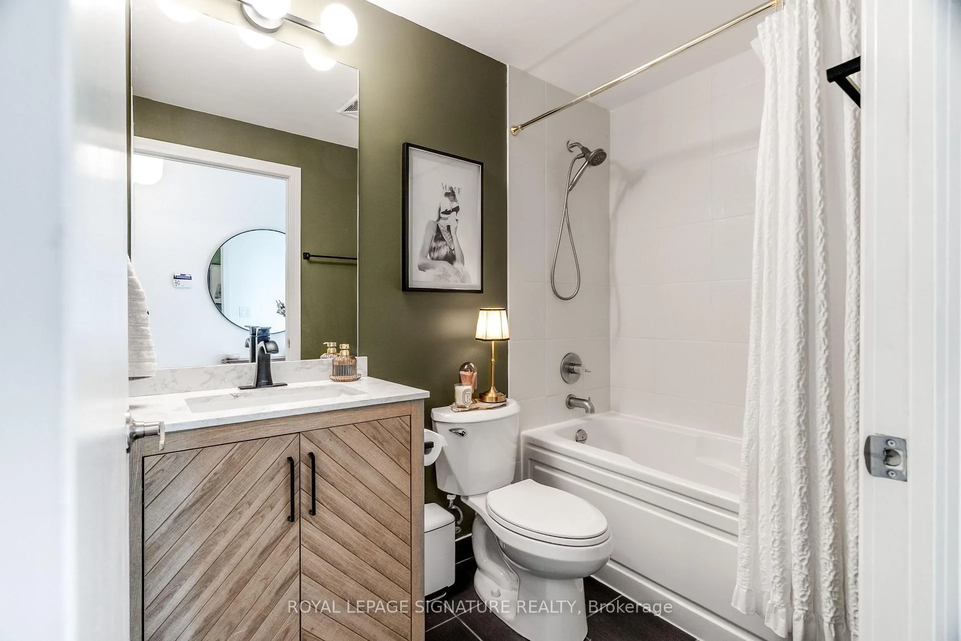Photo 15 of Unit 515, 35 Brian Peck Crescent, Toronto, Leaside — HOMEH