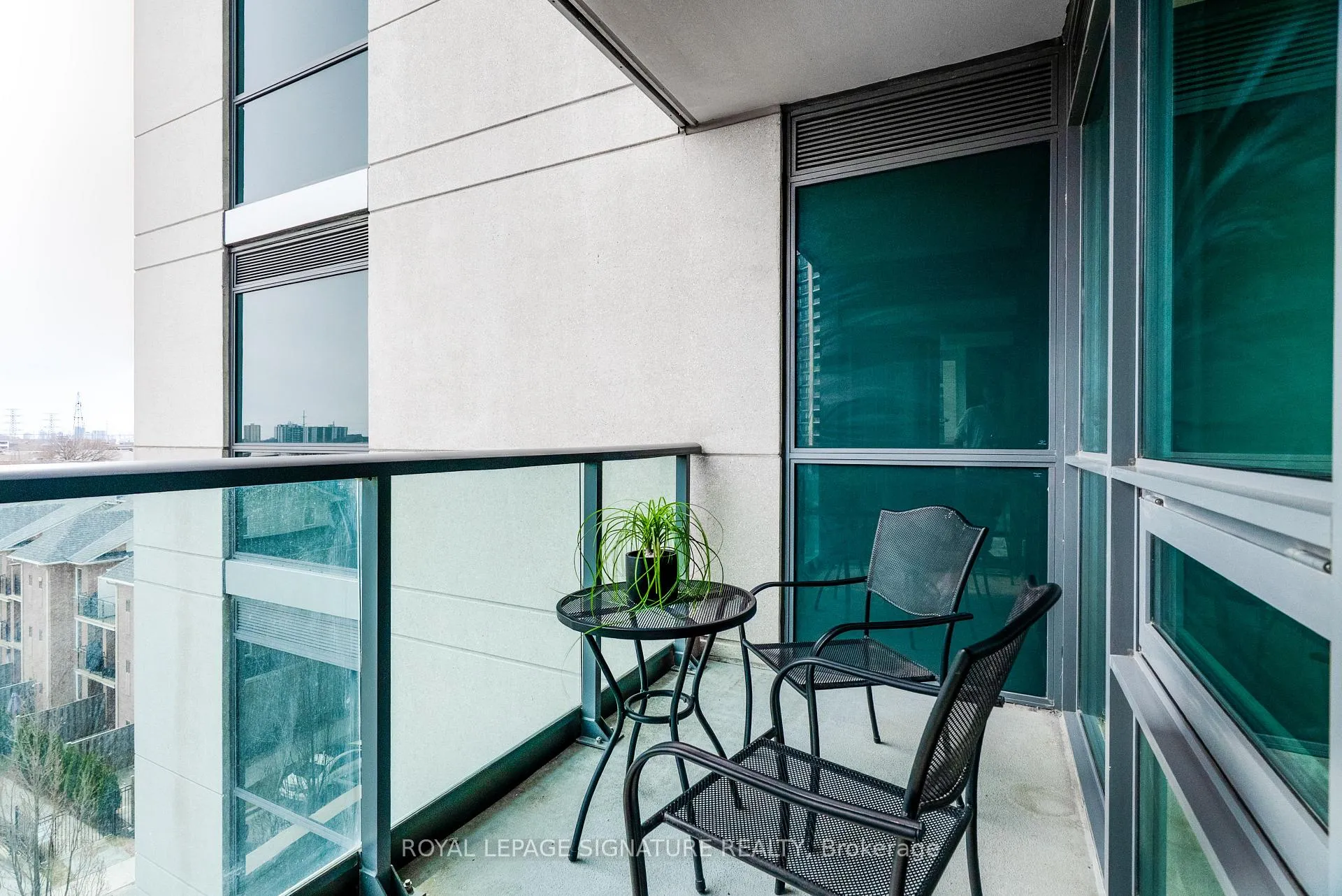 Photo 18 of Unit 515, 35 Brian Peck Crescent, Toronto, Leaside — HOMEH