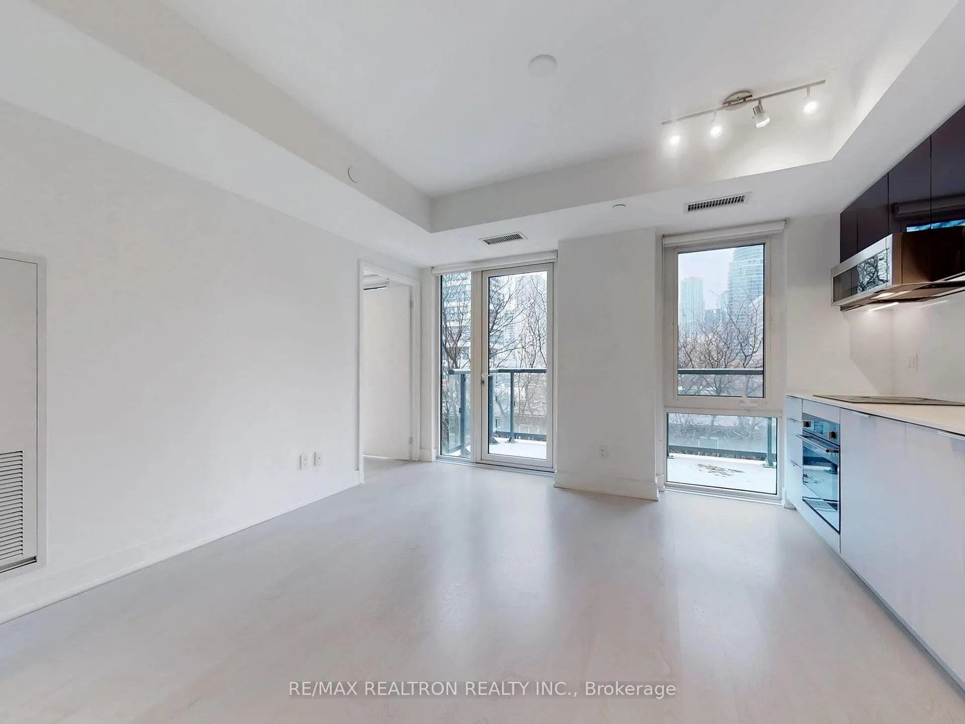 Photo 5 of Unit 520, 308 Jarvis Street, Toronto, Church-Yonge Corridor — HOMEH