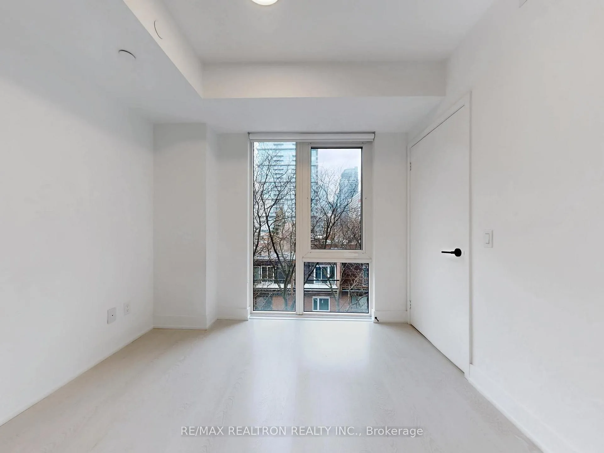 Photo 7 of Unit 520, 308 Jarvis Street, Toronto, Church-Yonge Corridor — HOMEH