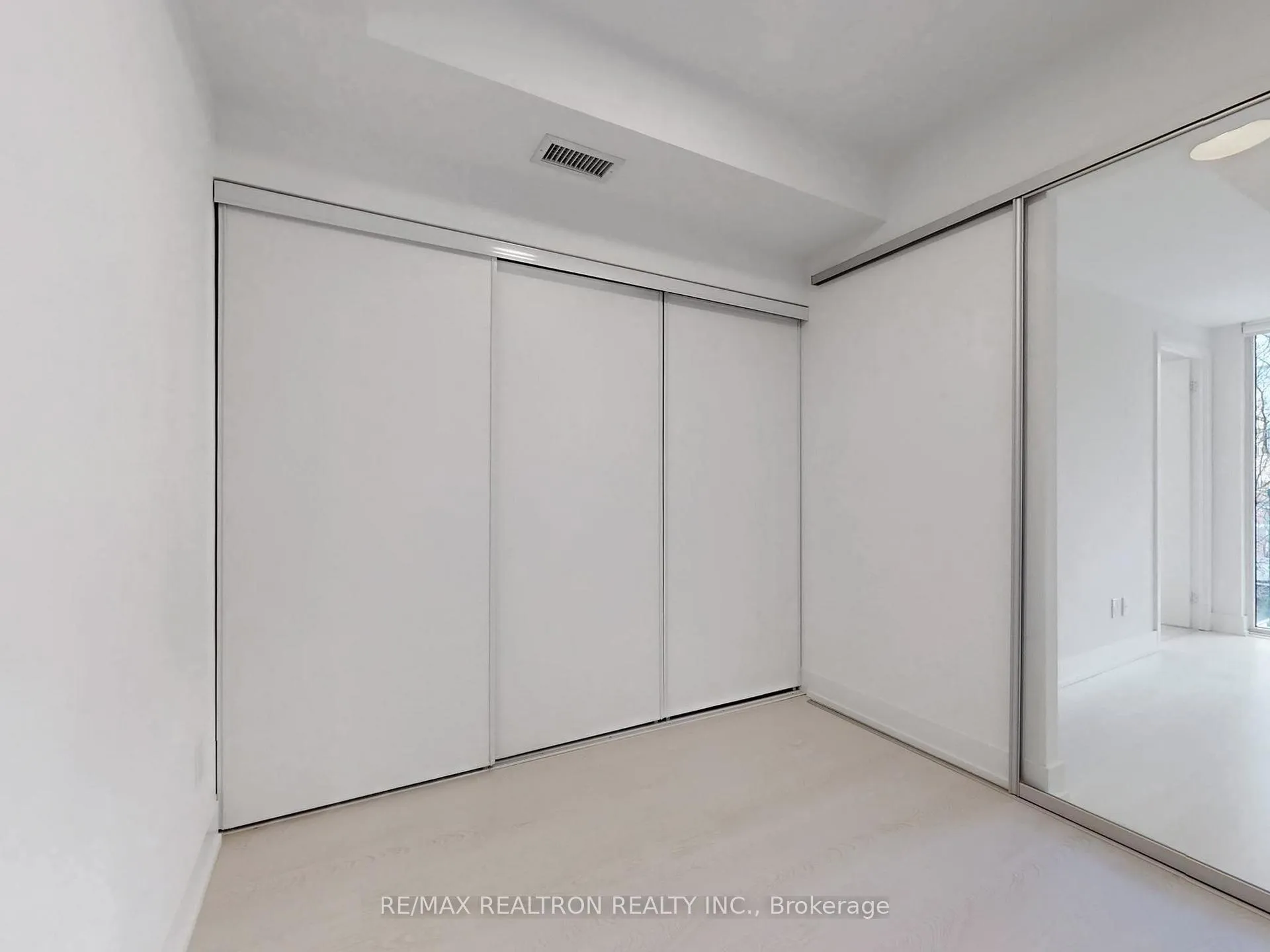 Photo 13 of Unit 520, 308 Jarvis Street, Toronto, Church-Yonge Corridor — HOMEH