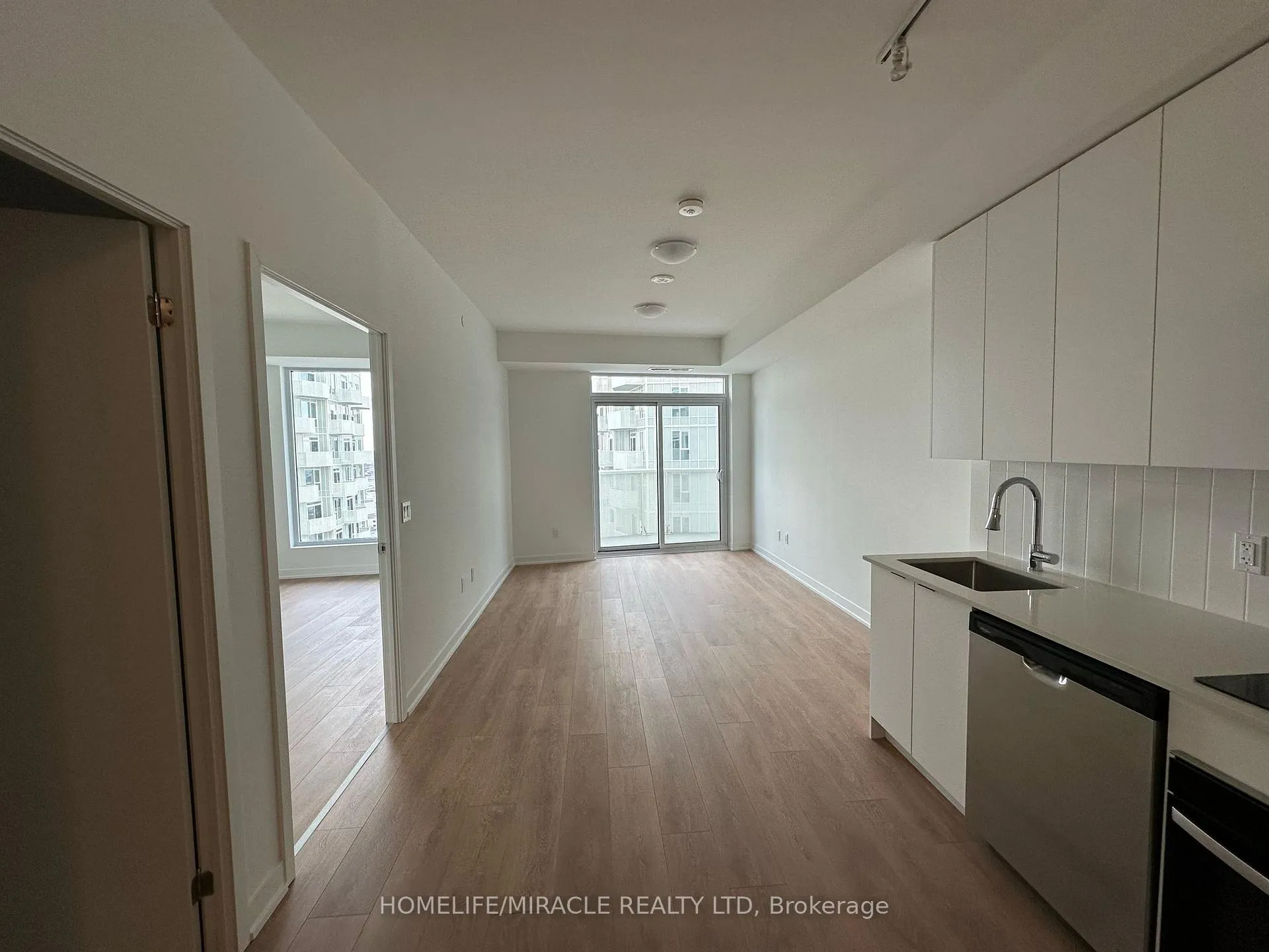 Photo 4 of Unit 2431, 498 Caldari Road, Vaughan, Concord — HOMEH