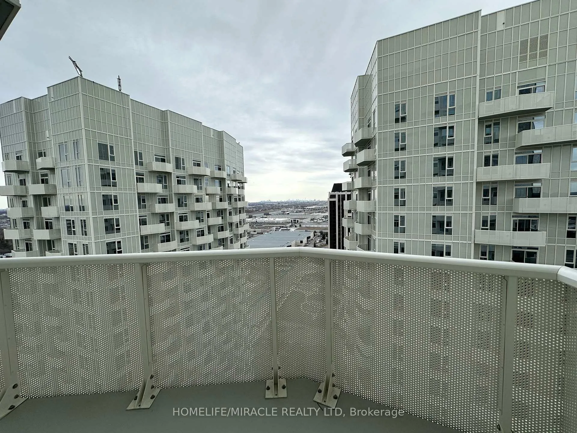 Photo 6 of Unit 2431, 498 Caldari Road, Vaughan, Concord — HOMEH
