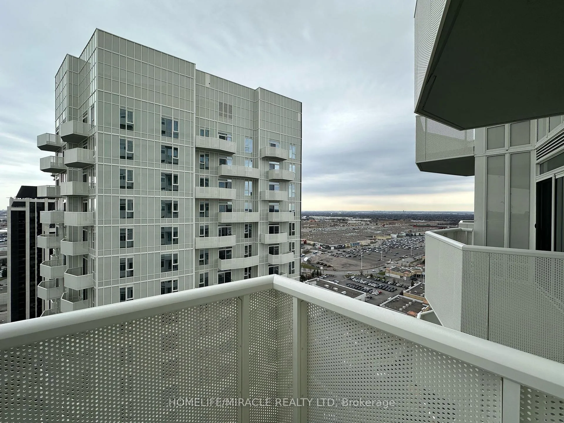 Photo 7 of Unit 2431, 498 Caldari Road, Vaughan, Concord — HOMEH