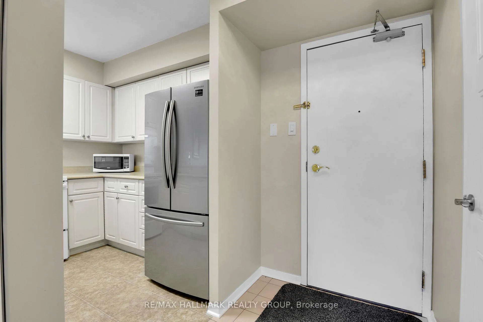 Photo 11 of Unit 503, 545 St Laurent Boulevard, Ottawa, Viscount Alexander Park — HOMEH