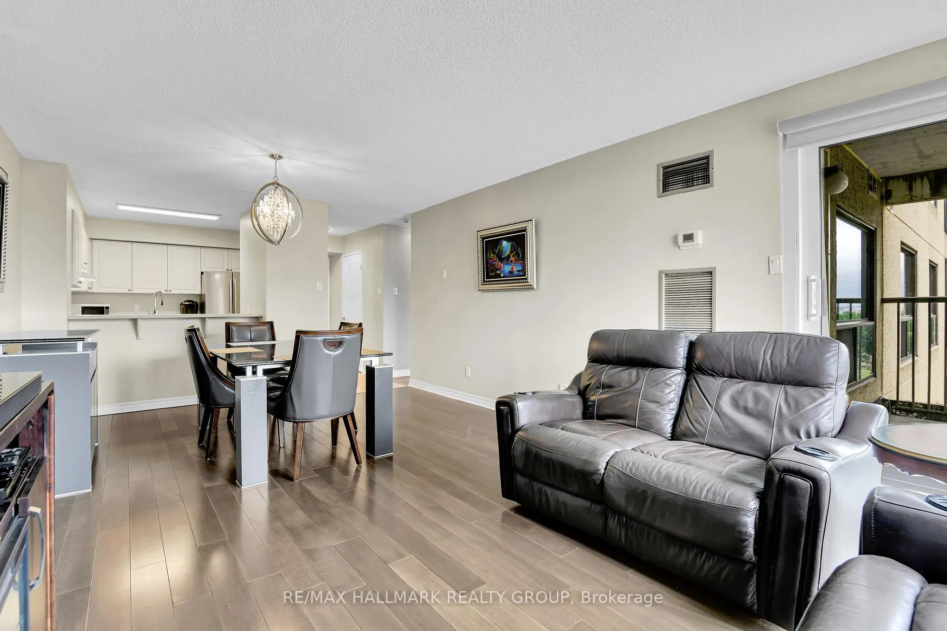 Photo 14 of Unit 503, 545 St Laurent Boulevard, Ottawa, Viscount Alexander Park — HOMEH