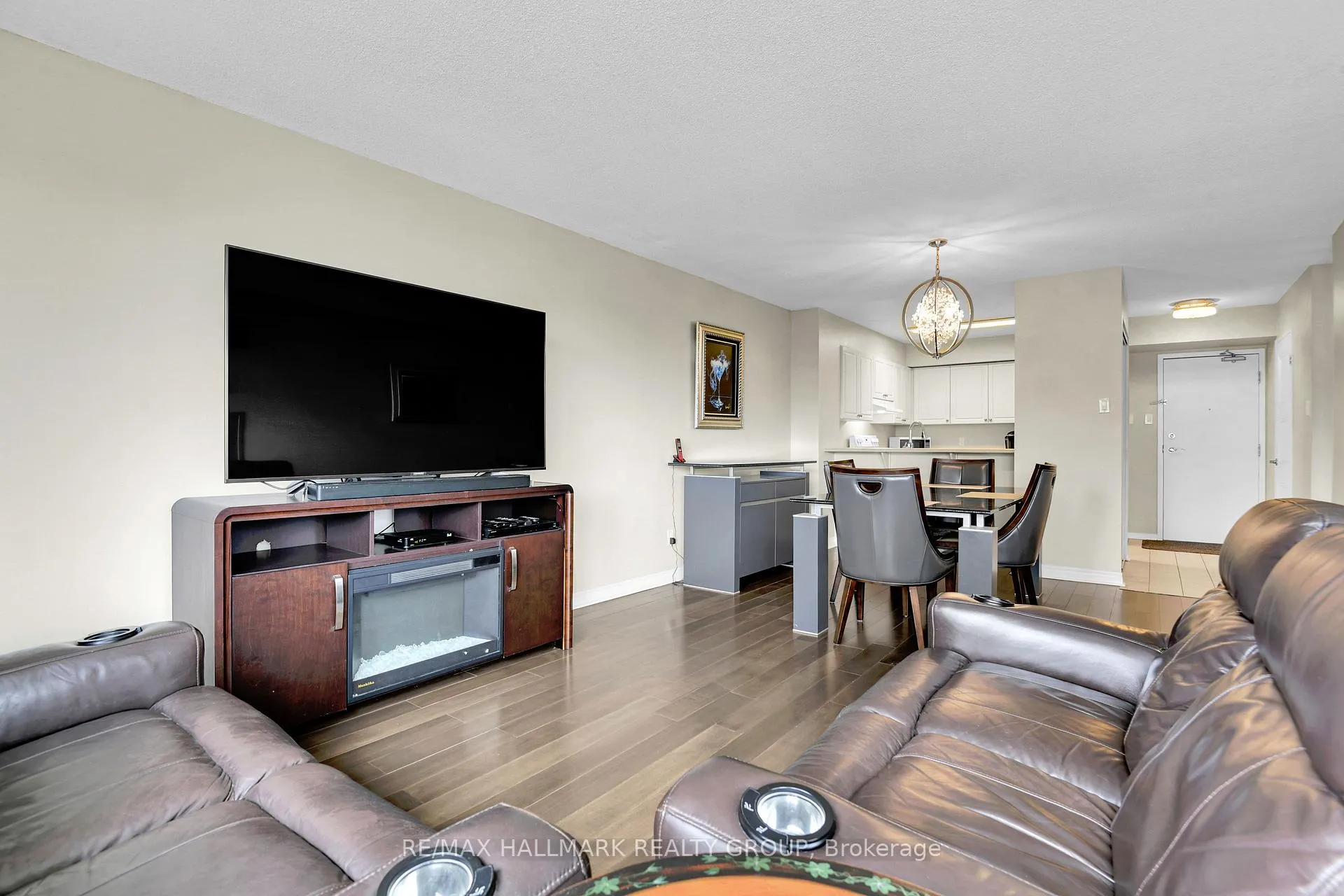 Photo 16 of Unit 503, 545 St Laurent Boulevard, Ottawa, Viscount Alexander Park — HOMEH
