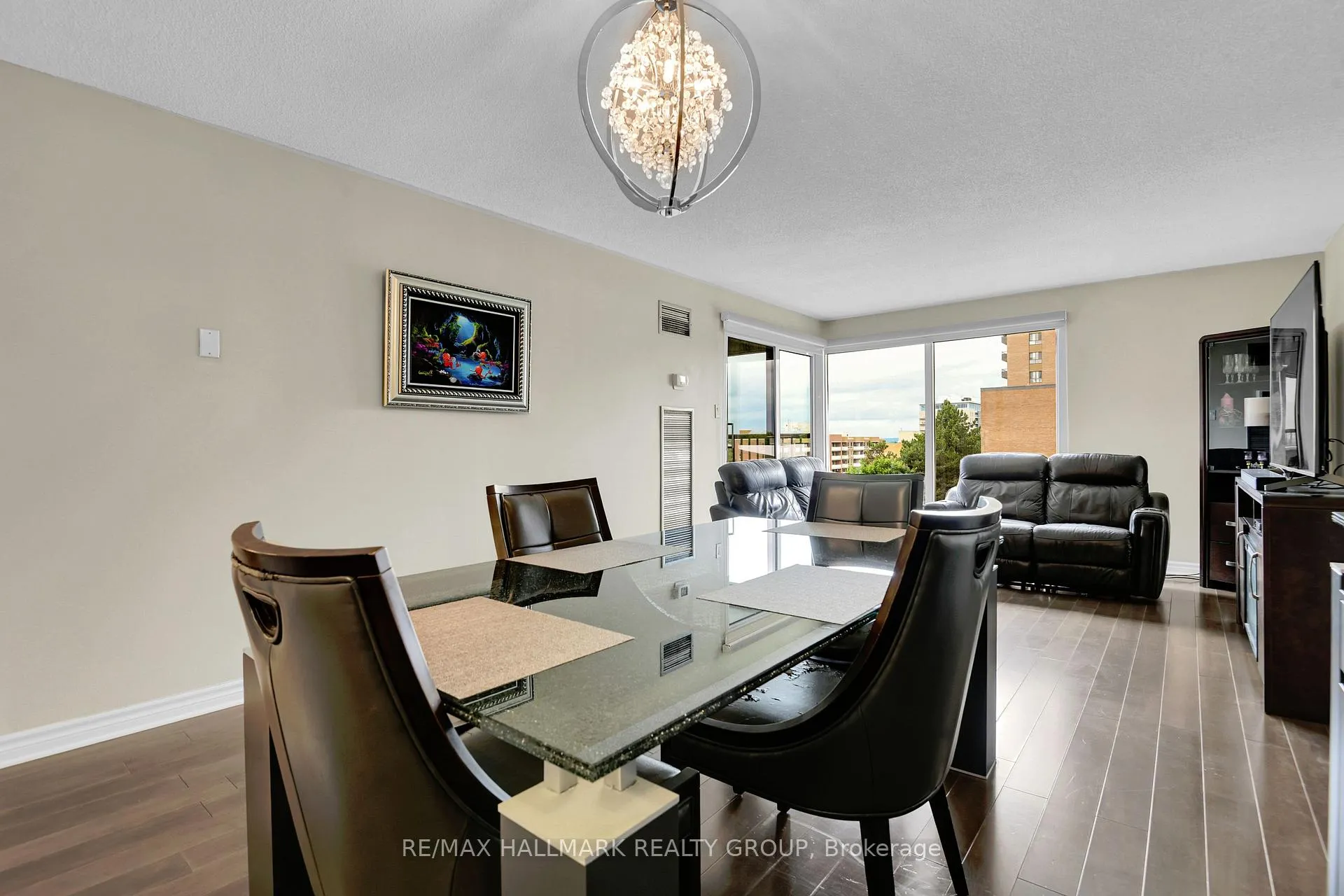 Photo 19 of Unit 503, 545 St Laurent Boulevard, Ottawa, Viscount Alexander Park — HOMEH