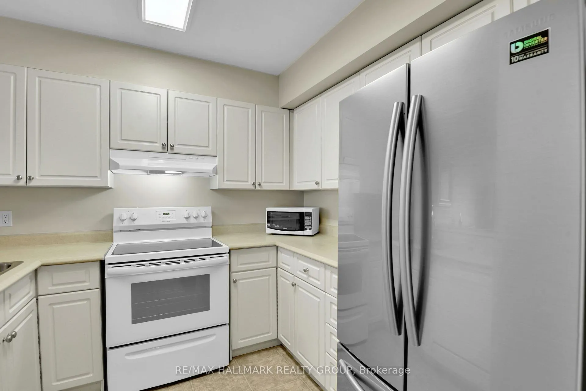 Photo 21 of Unit 503, 545 St Laurent Boulevard, Ottawa, Viscount Alexander Park — HOMEH