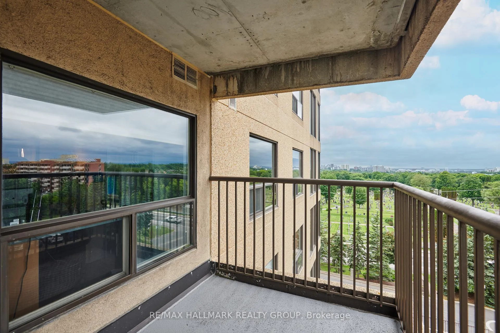 Photo 32 of Unit 503, 545 St Laurent Boulevard, Ottawa, Viscount Alexander Park — HOMEH