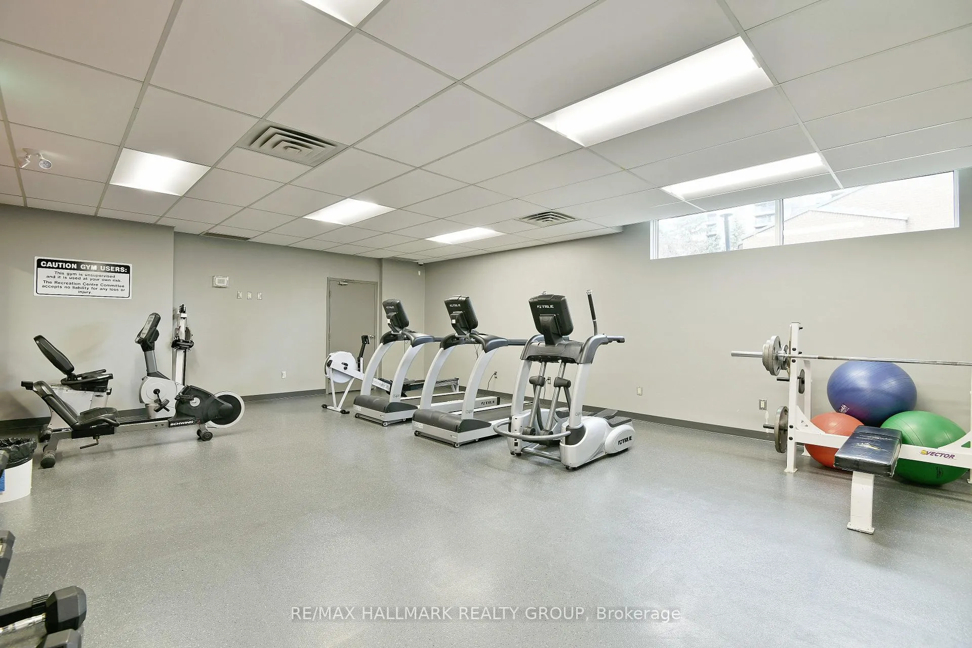 Photo 39 of Unit 503, 545 St Laurent Boulevard, Ottawa, Viscount Alexander Park — HOMEH
