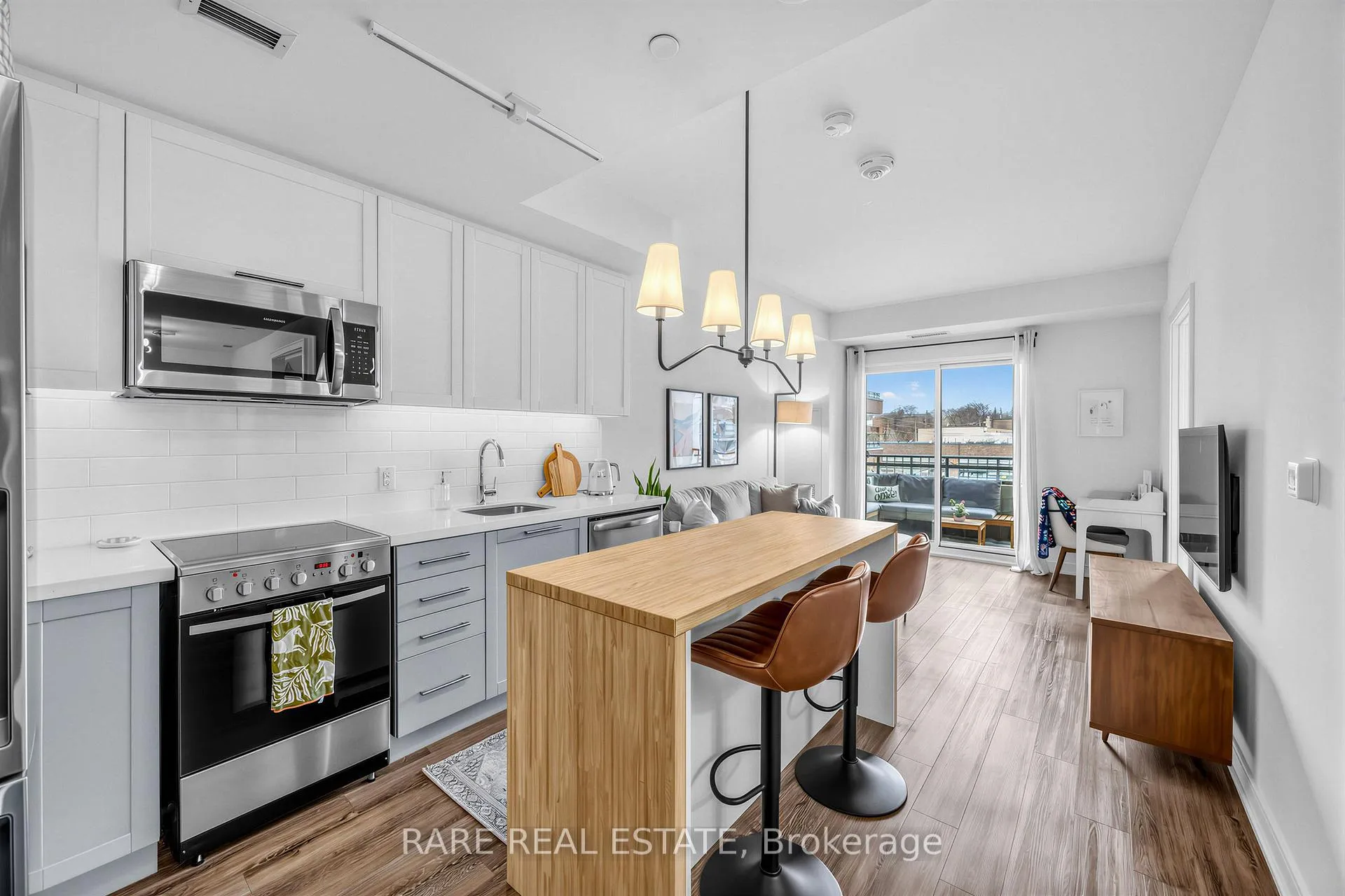 Front of Unit 403, 1 Neighbourhood Lane