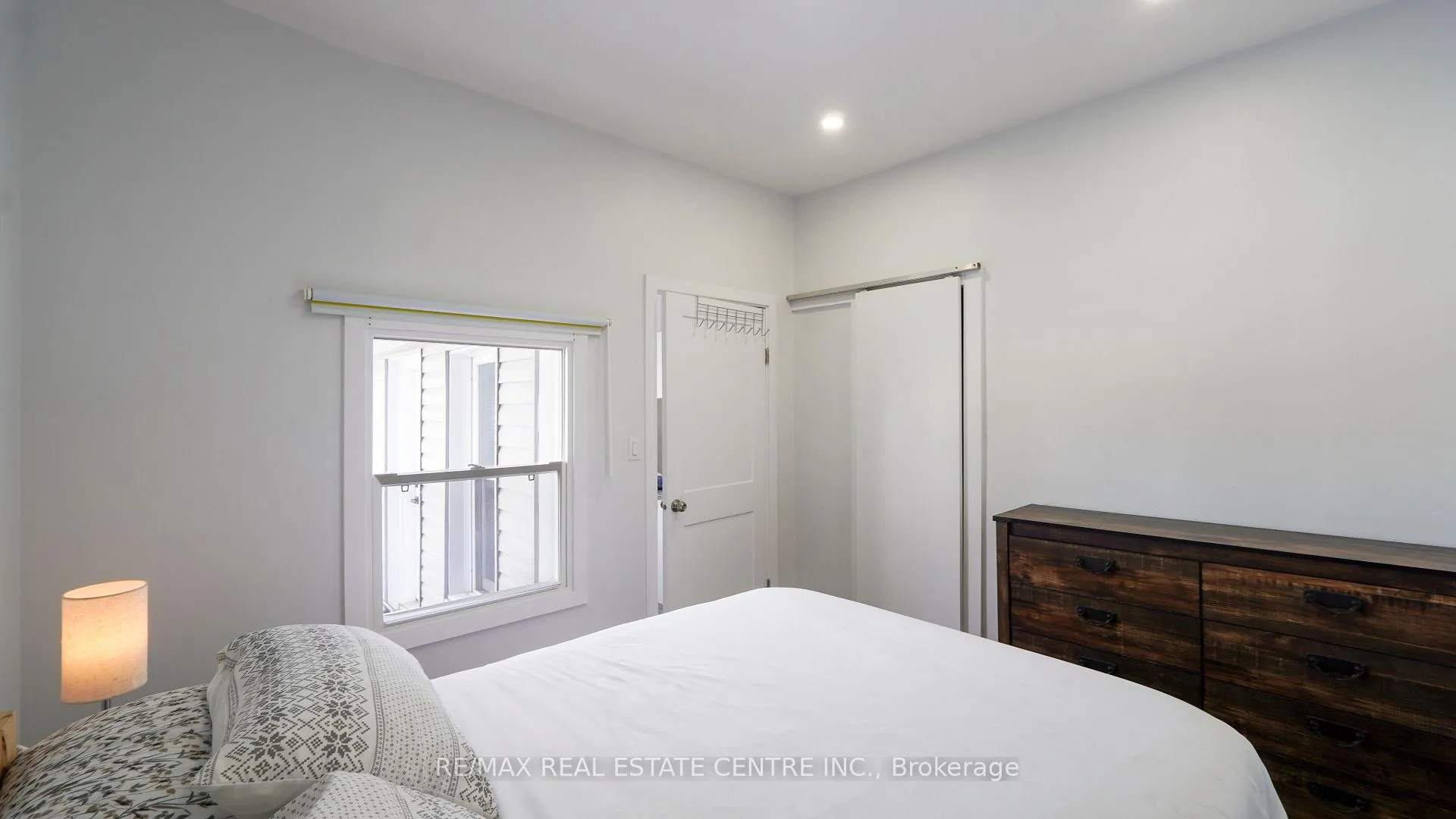 Photo 12 of 159 King Street, St. Clair — HOMEH