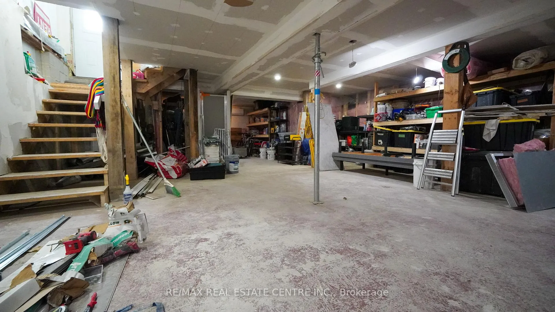 Photo 28 of 159 King Street, St. Clair — HOMEH