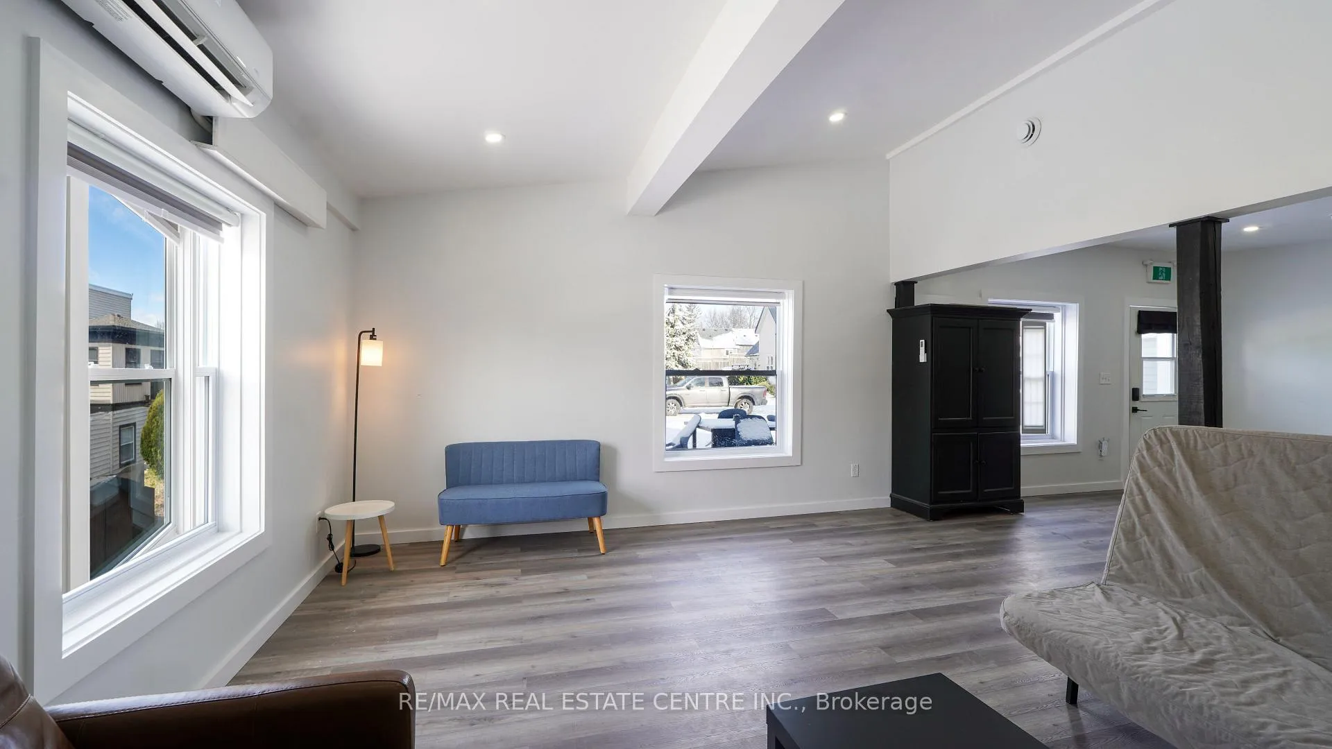 Photo 33 of 159 King Street, St. Clair — HOMEH