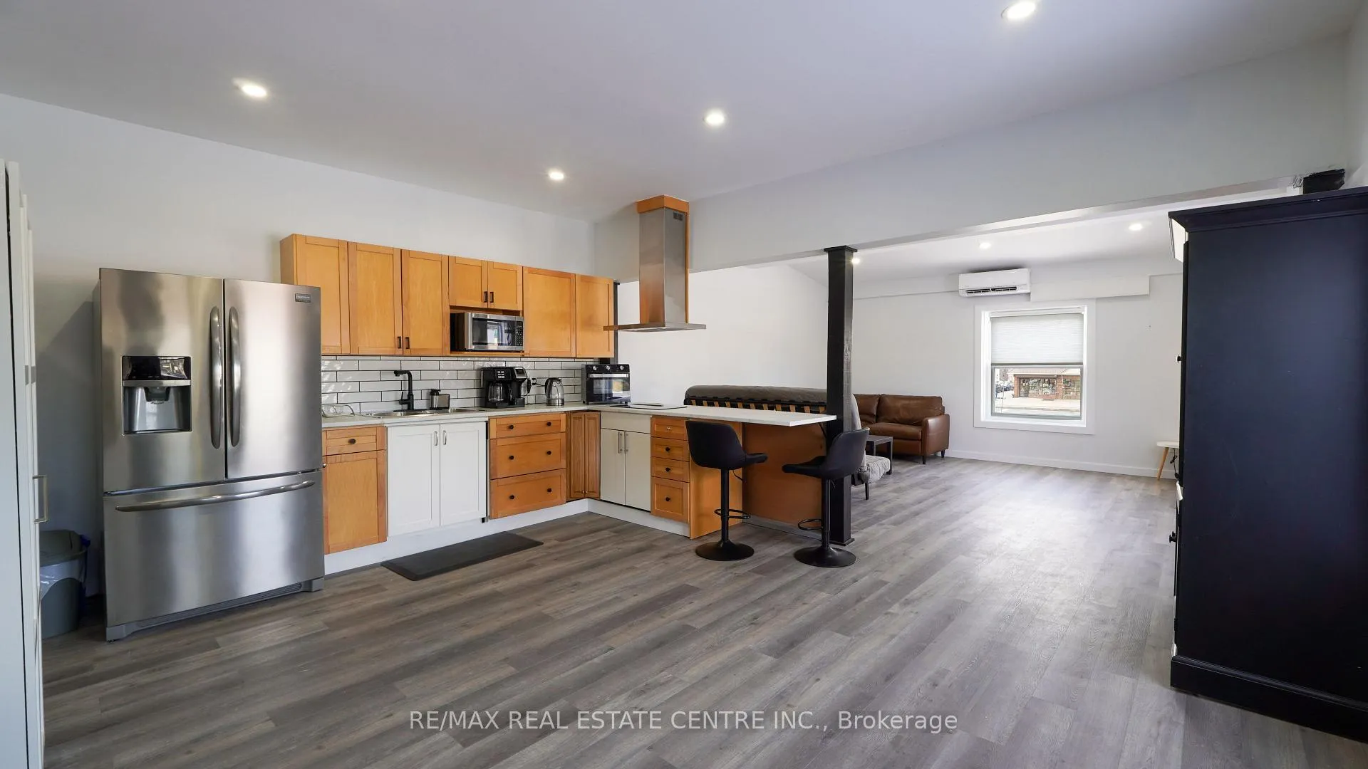 Photo 37 of 159 King Street, St. Clair — HOMEH