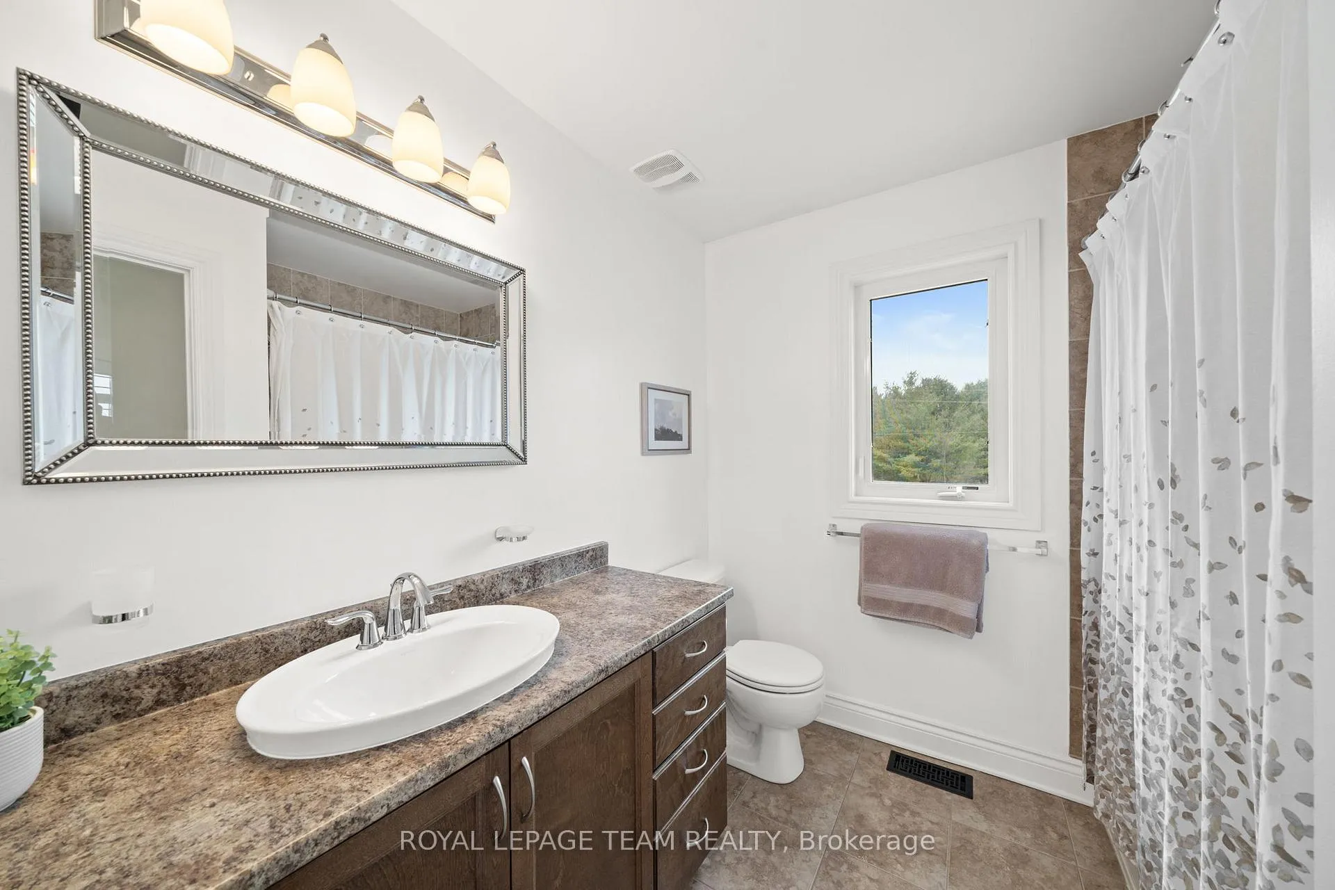Photo 32 of 144 Whernside Terrace, Ottawa, Kanata - Morgan's Grant/South March — HOMEH