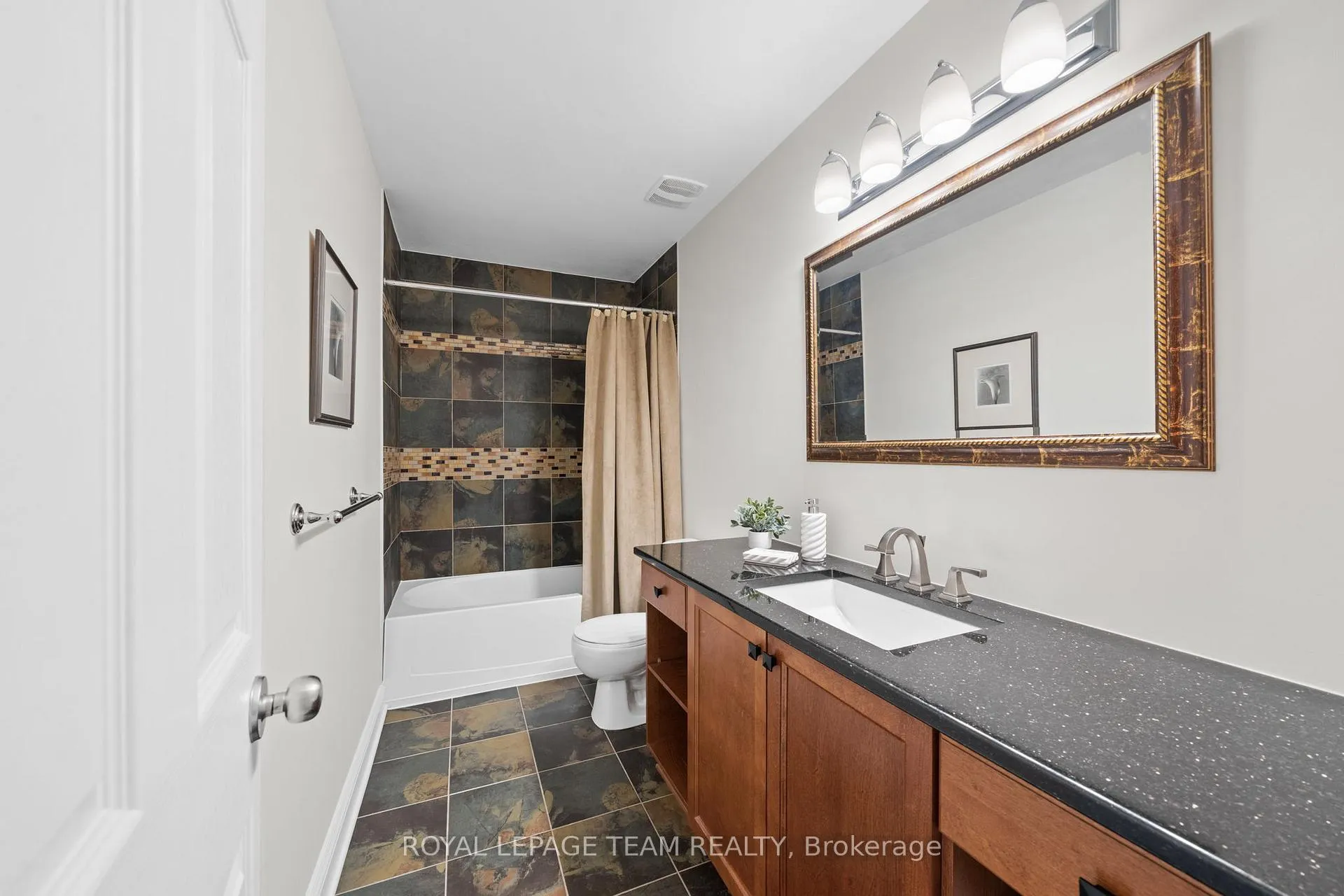 Photo 37 of 144 Whernside Terrace, Ottawa, Kanata - Morgan's Grant/South March — HOMEH