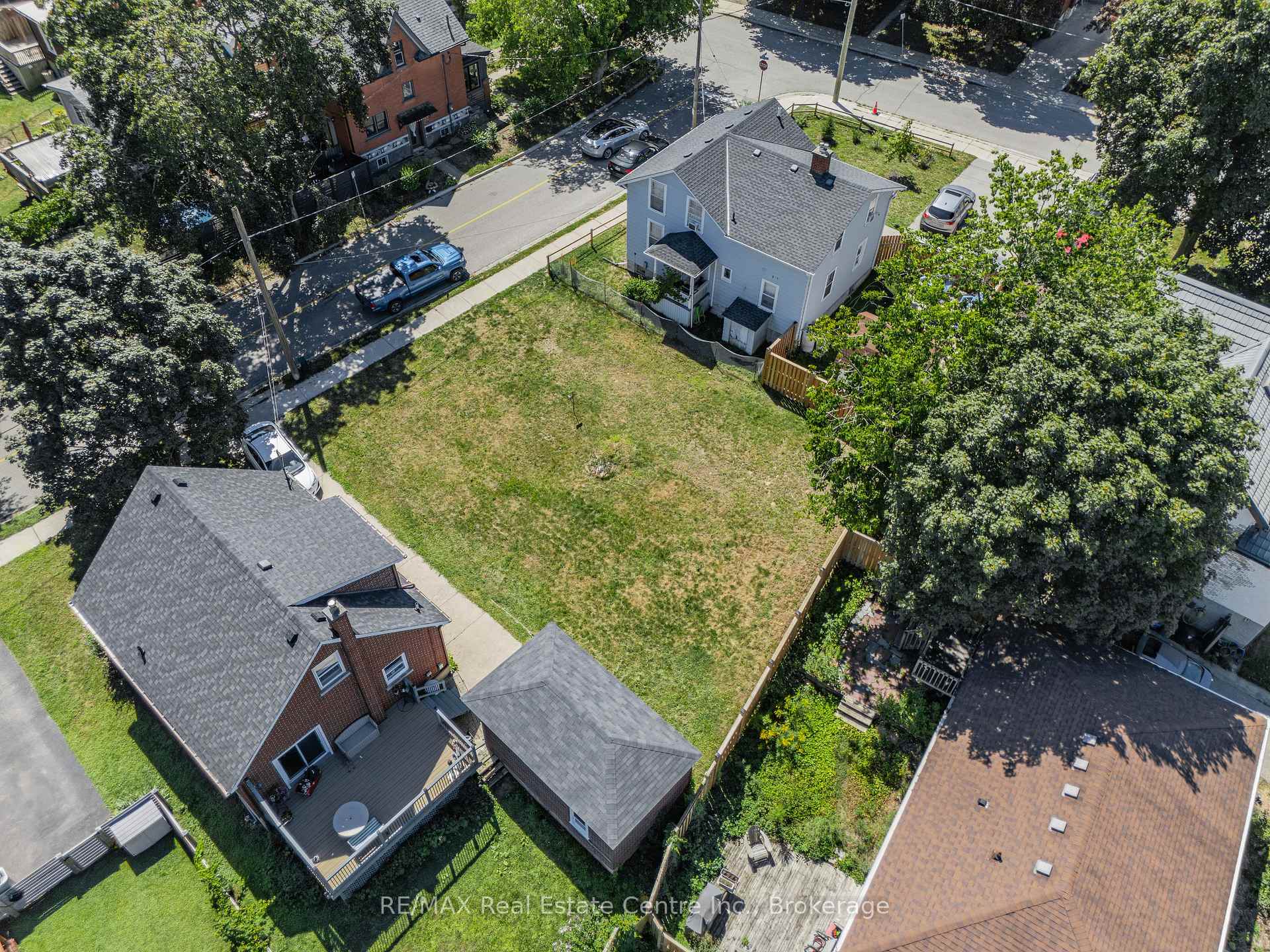 Photo 4 of 536 Duke Street W, Kitchener — HOMEH