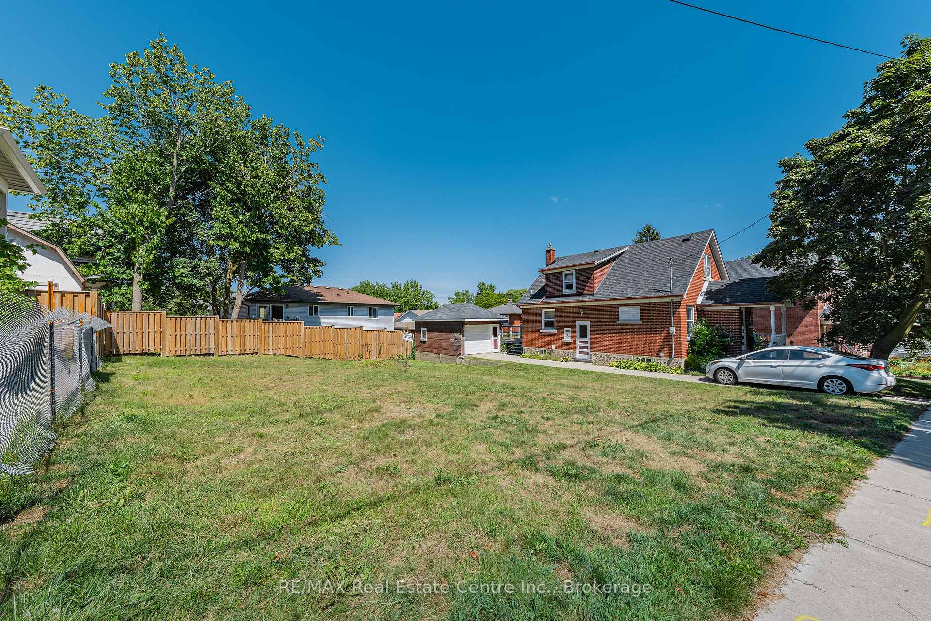 Photo 6 of 536 Duke Street W, Kitchener — HOMEH