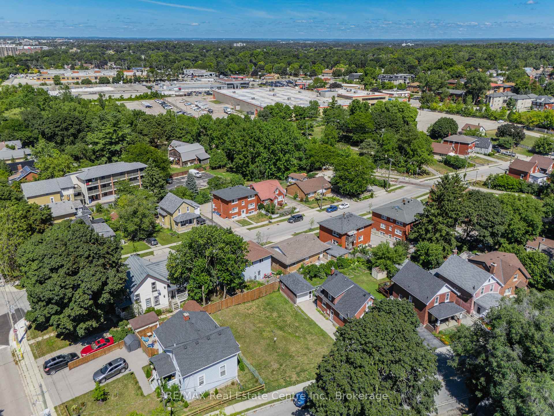 Photo 13 of 536 Duke Street W, Kitchener — HOMEH
