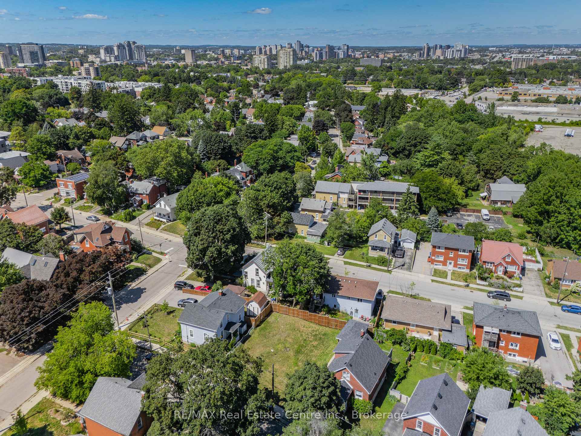 Photo 14 of 536 Duke Street W, Kitchener — HOMEH