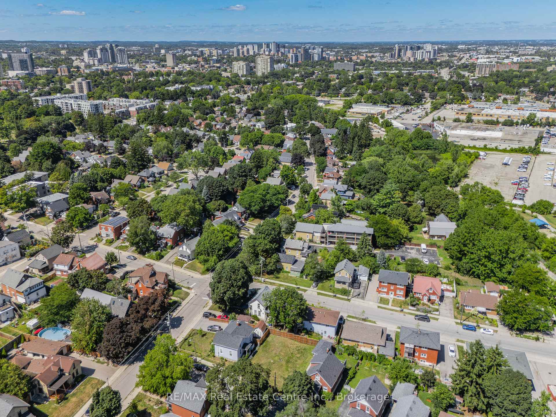 Photo 15 of 536 Duke Street W, Kitchener — HOMEH