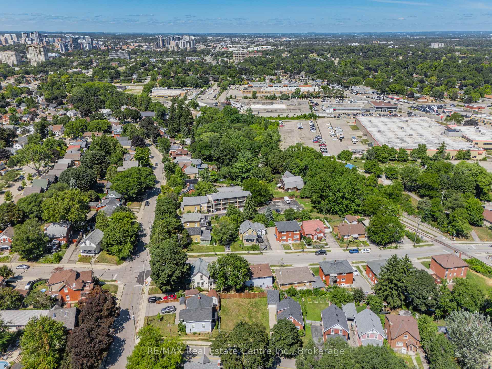 Photo 16 of 536 Duke Street W, Kitchener — HOMEH