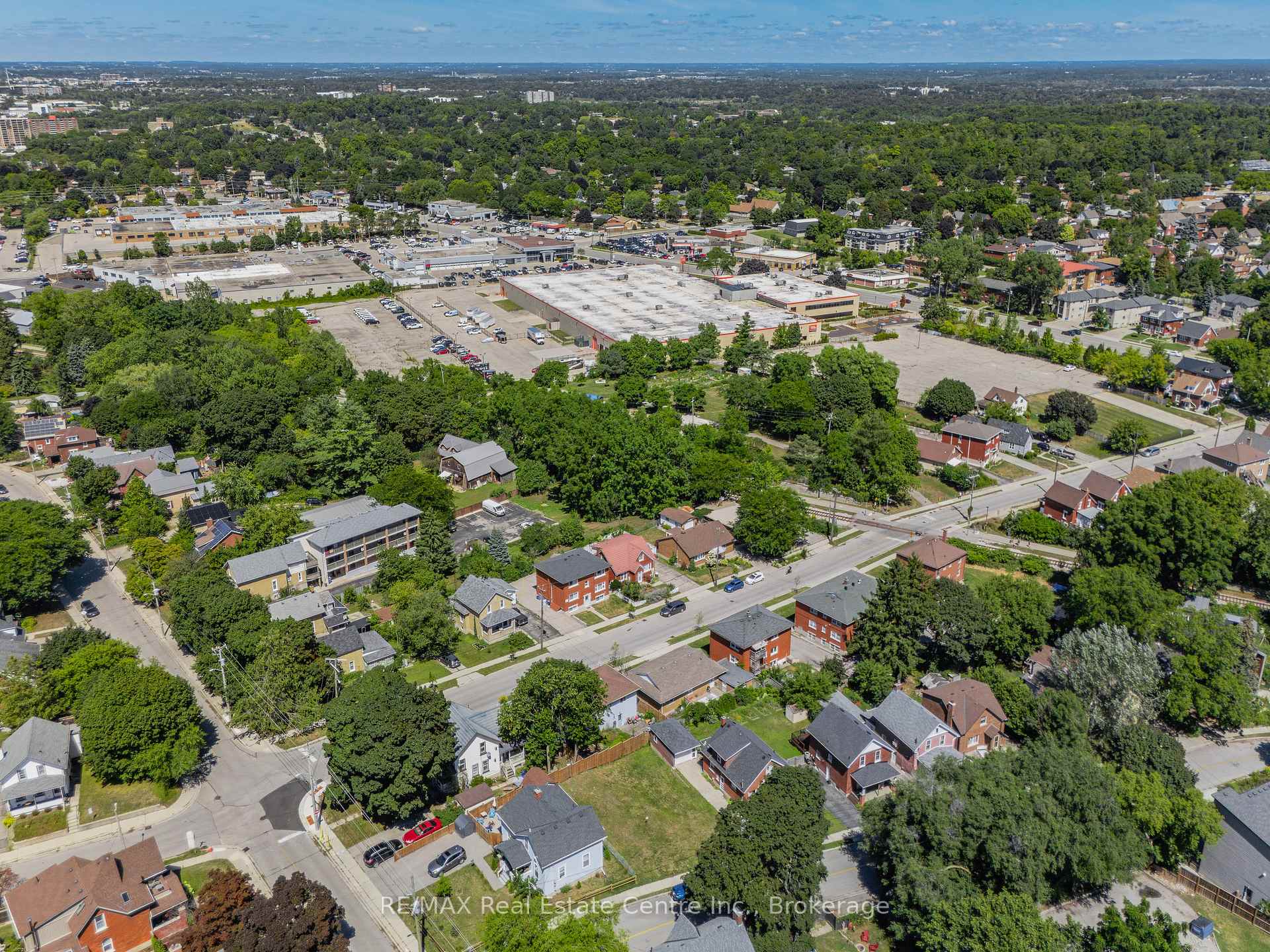 Photo 17 of 536 Duke Street W, Kitchener — HOMEH