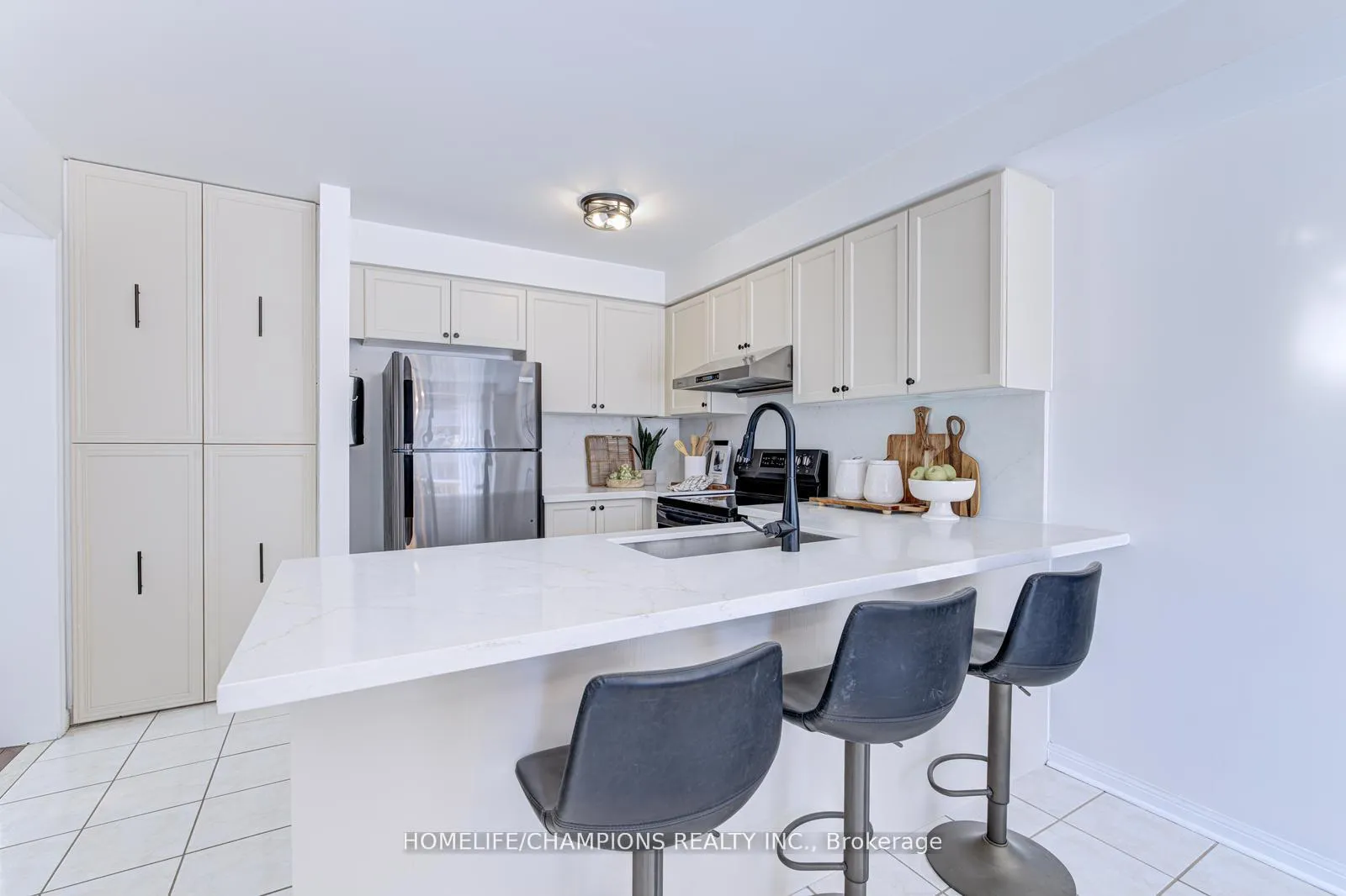 Photo 10 of 24 Juneau Crescent, Whitby, Taunton North — HOMEH