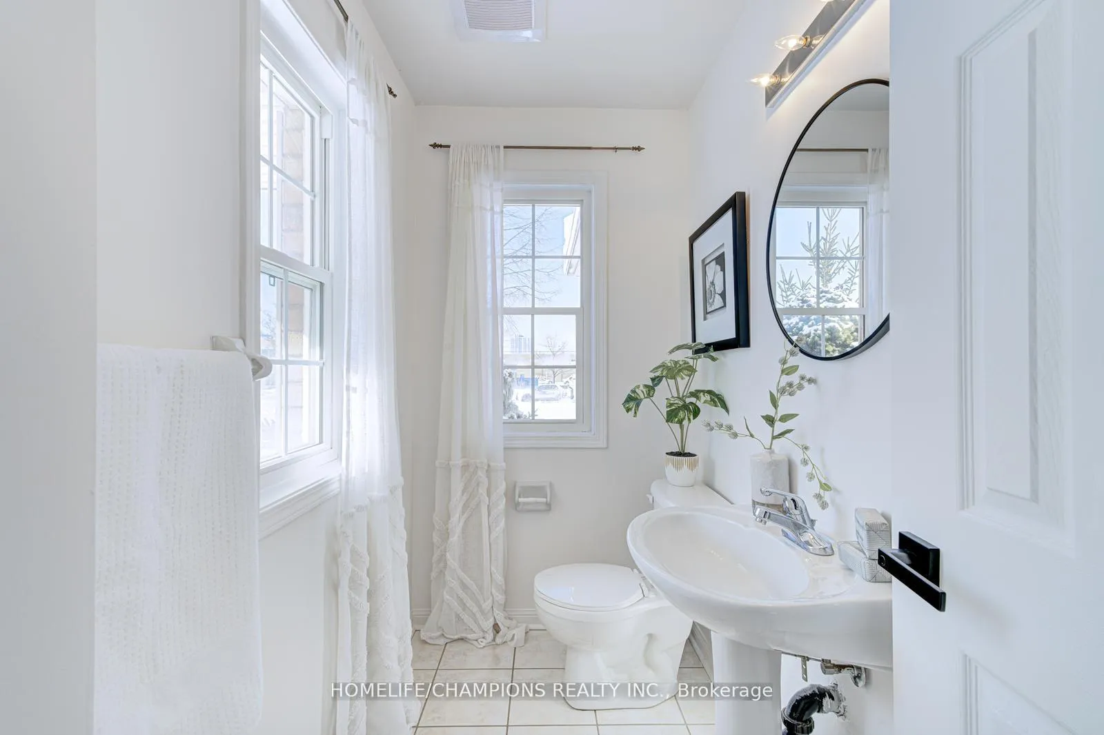 Photo 15 of 24 Juneau Crescent, Whitby, Taunton North — HOMEH