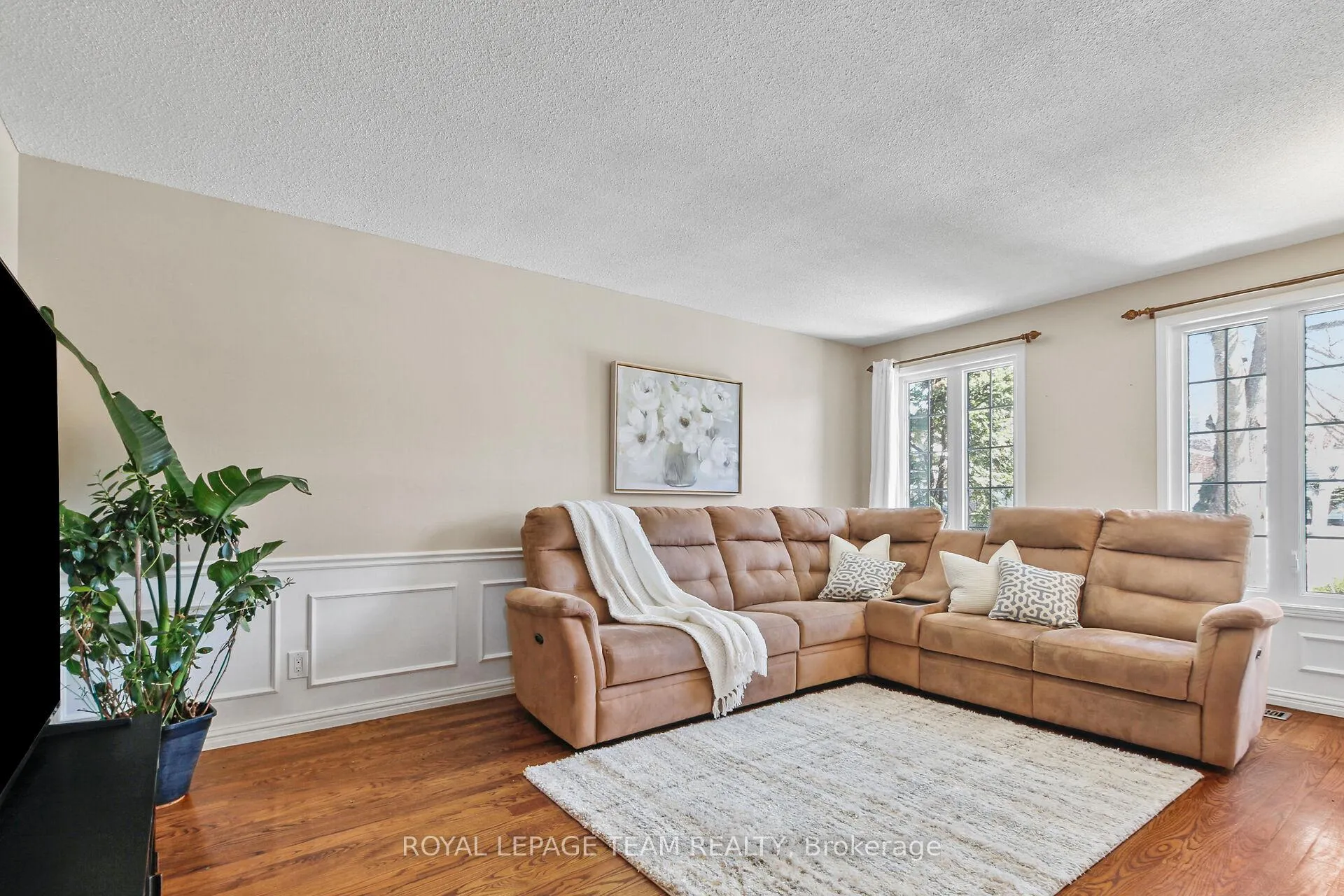 Photo 5 of 8 Huntsman Crescent, Ottawa, Kanata - Bridlewood — HOMEH