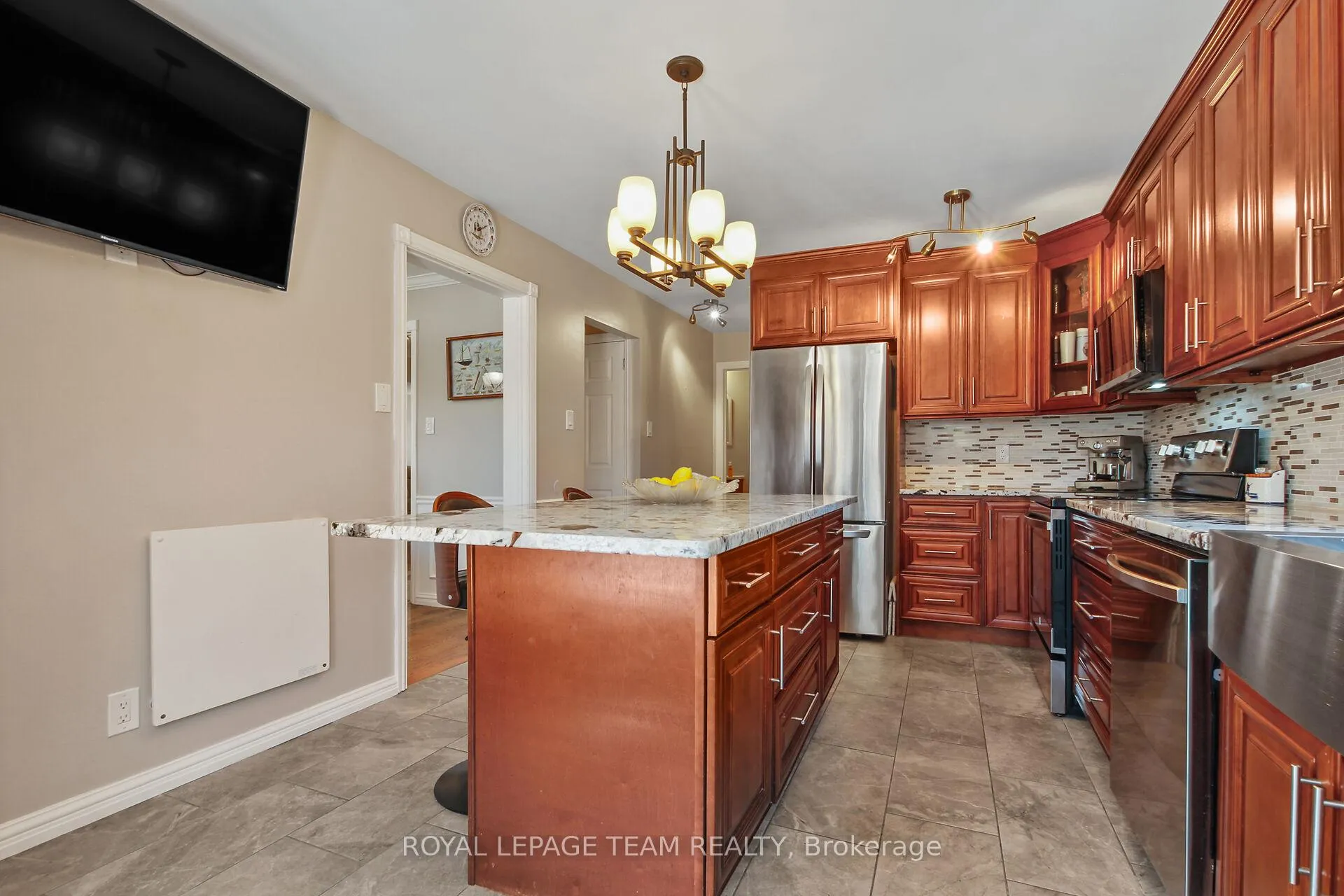 Photo 9 of 8 Huntsman Crescent, Ottawa, Kanata - Bridlewood — HOMEH