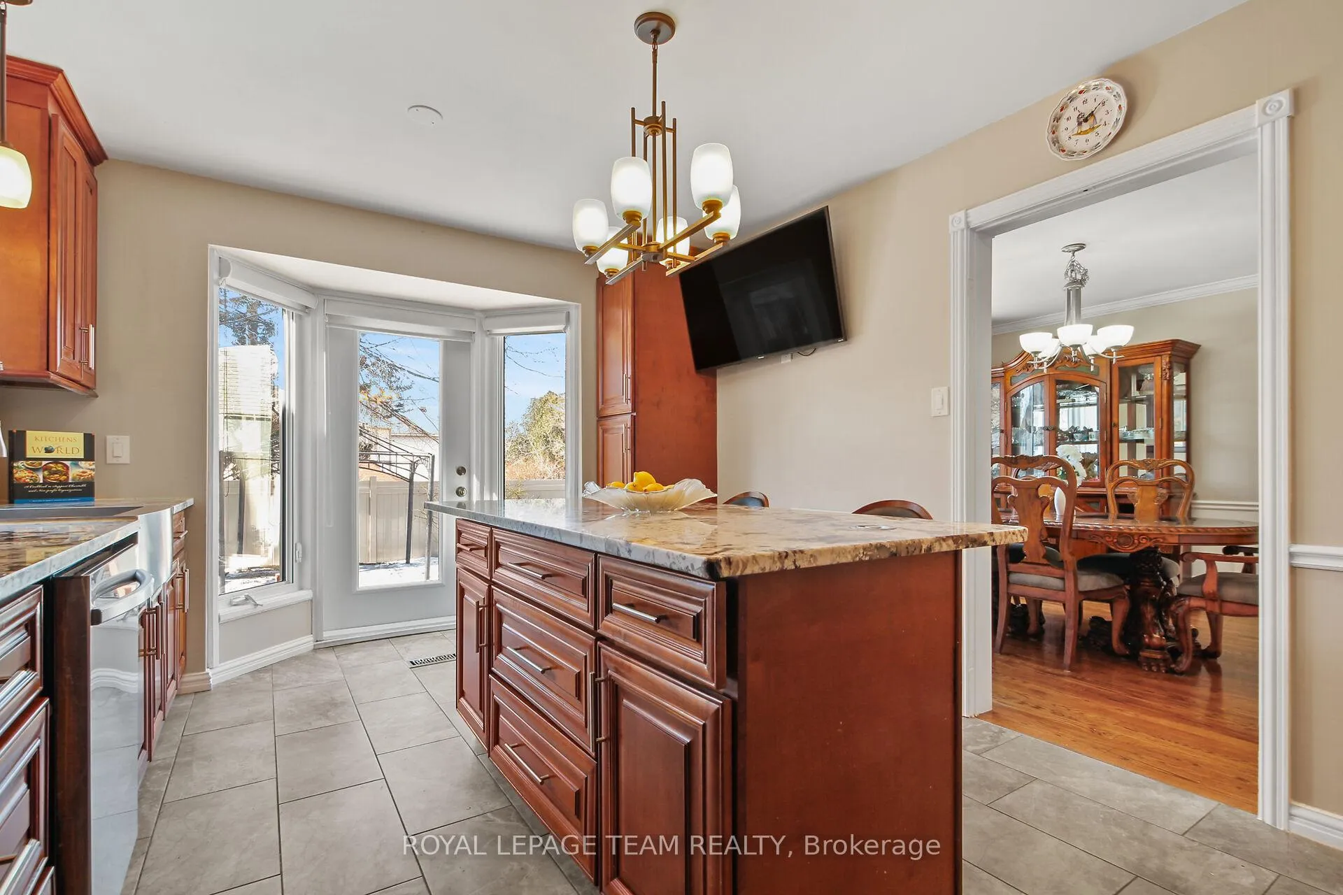 Photo 10 of 8 Huntsman Crescent, Ottawa, Kanata - Bridlewood — HOMEH
