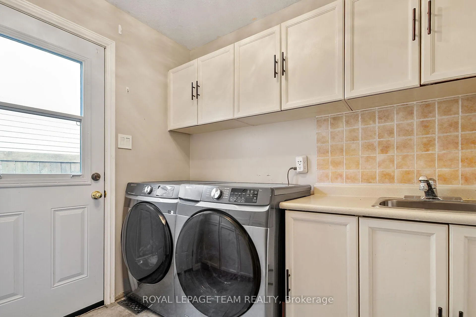 Photo 15 of 8 Huntsman Crescent, Ottawa, Kanata - Bridlewood — HOMEH