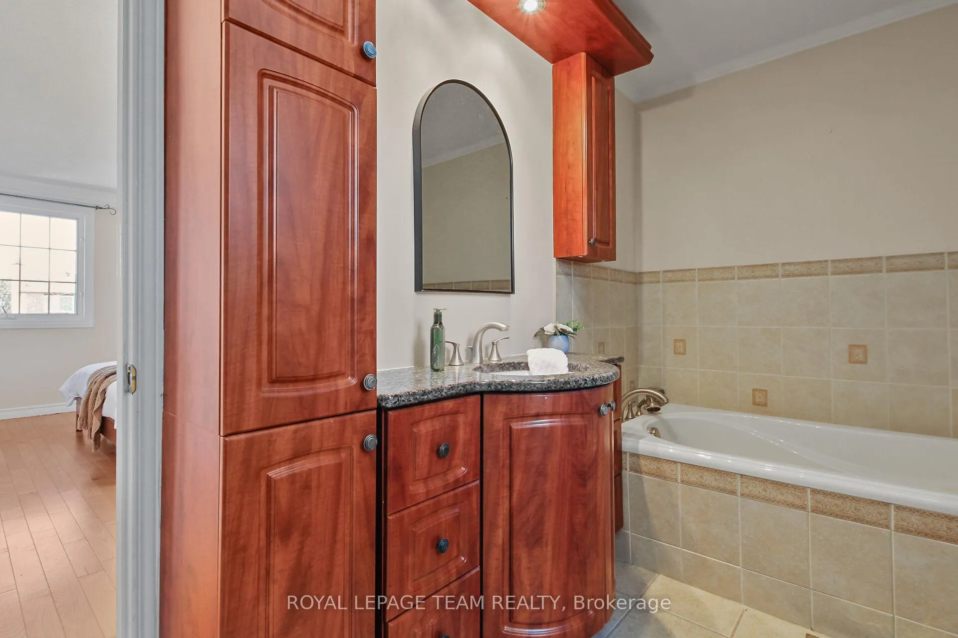 Photo 22 of 8 Huntsman Crescent, Ottawa, Kanata - Bridlewood — HOMEH