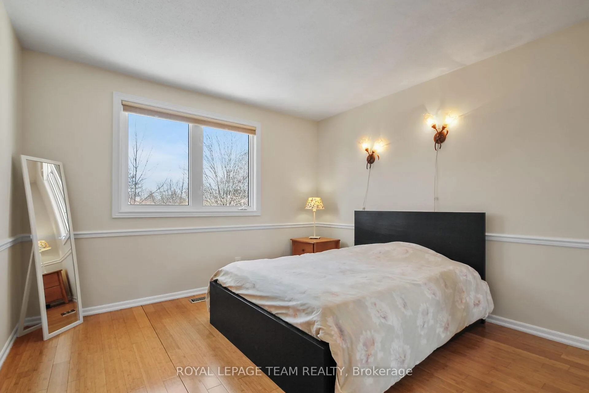 Photo 24 of 8 Huntsman Crescent, Ottawa, Kanata - Bridlewood — HOMEH
