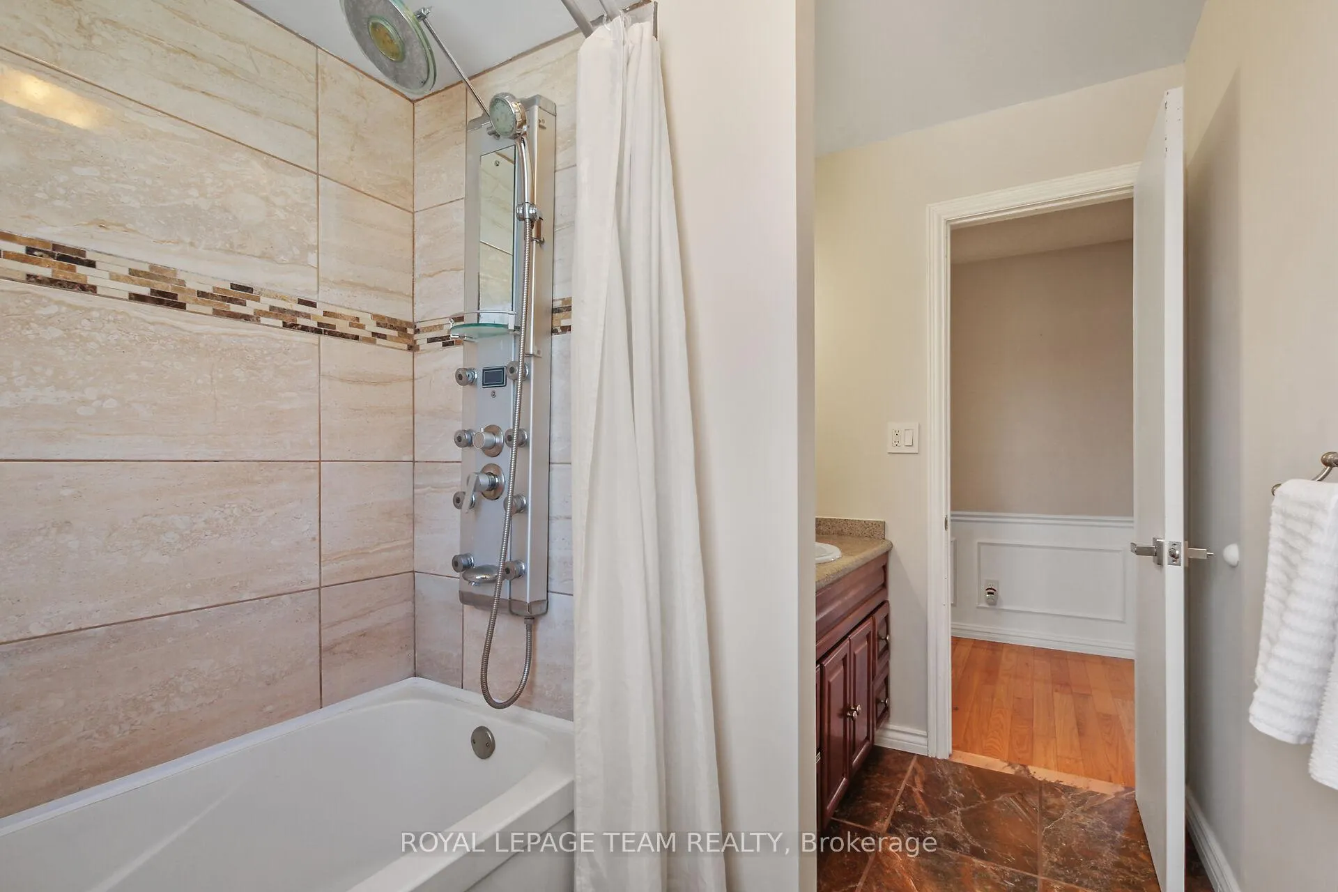 Photo 27 of 8 Huntsman Crescent, Ottawa, Kanata - Bridlewood — HOMEH