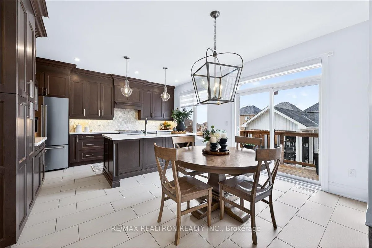 Photo 13 of 1952 Queensbury Drive, Oshawa, Taunton — HOMEH