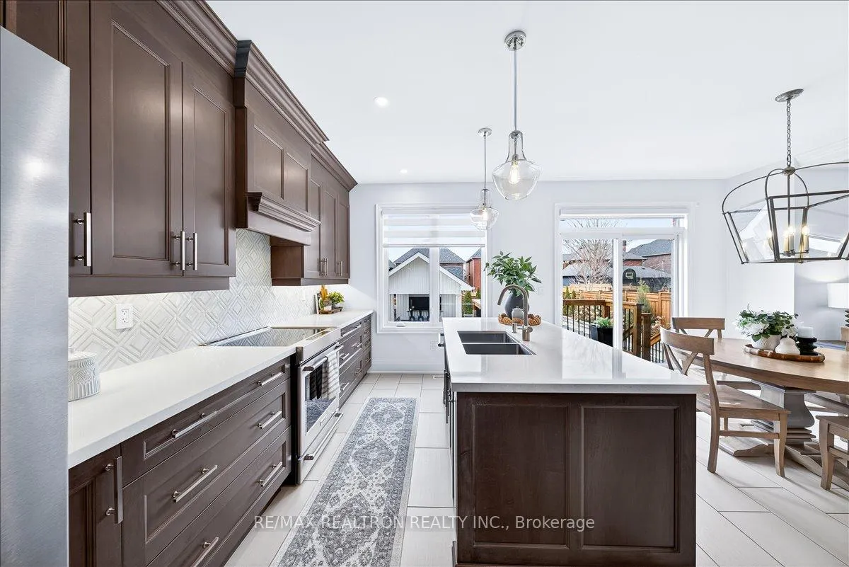 Photo 15 of 1952 Queensbury Drive, Oshawa, Taunton — HOMEH