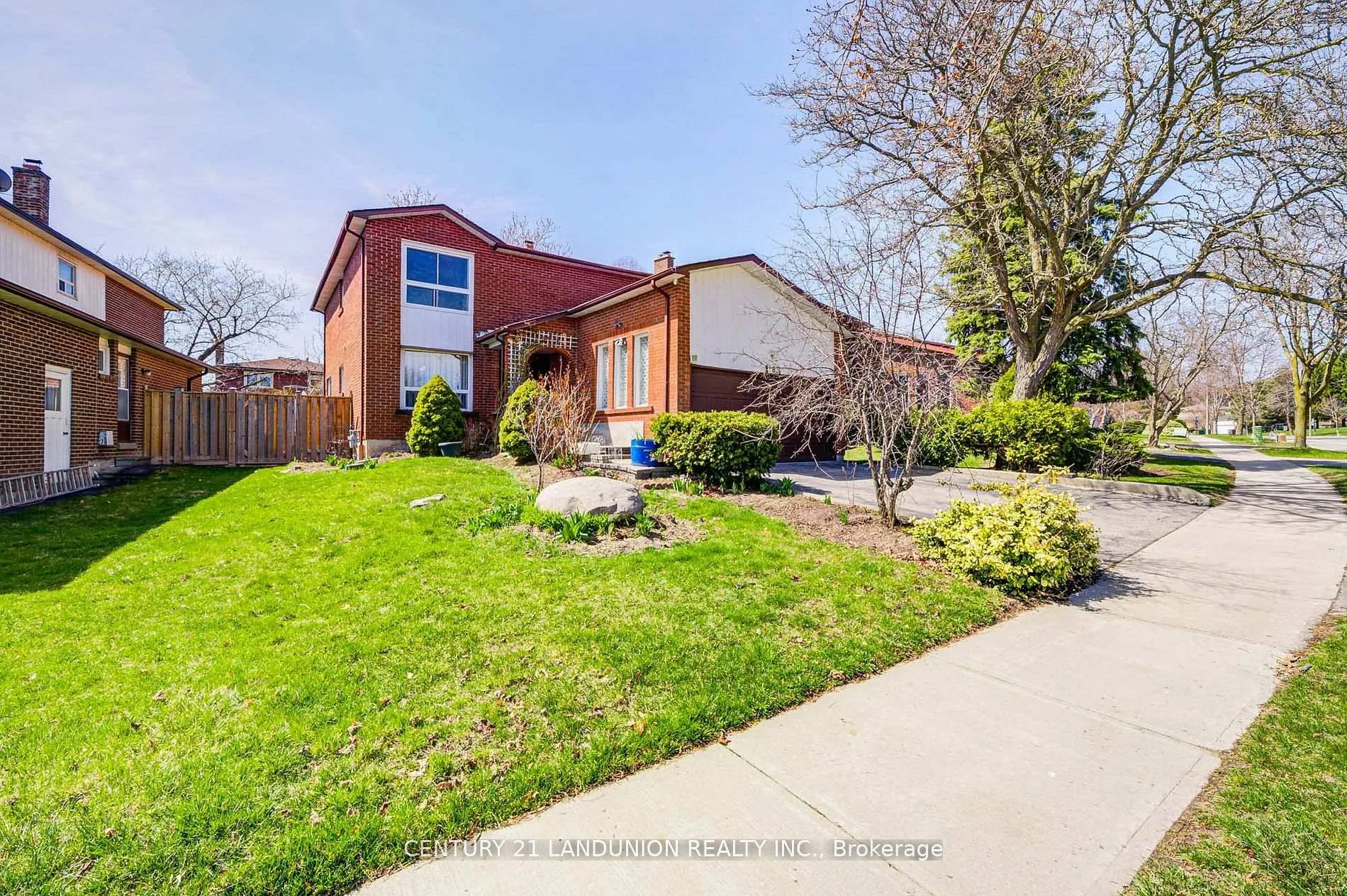 Photo 1 of 183 Willowbrook Road, Markham, Aileen-Willowbrook — HOMEH