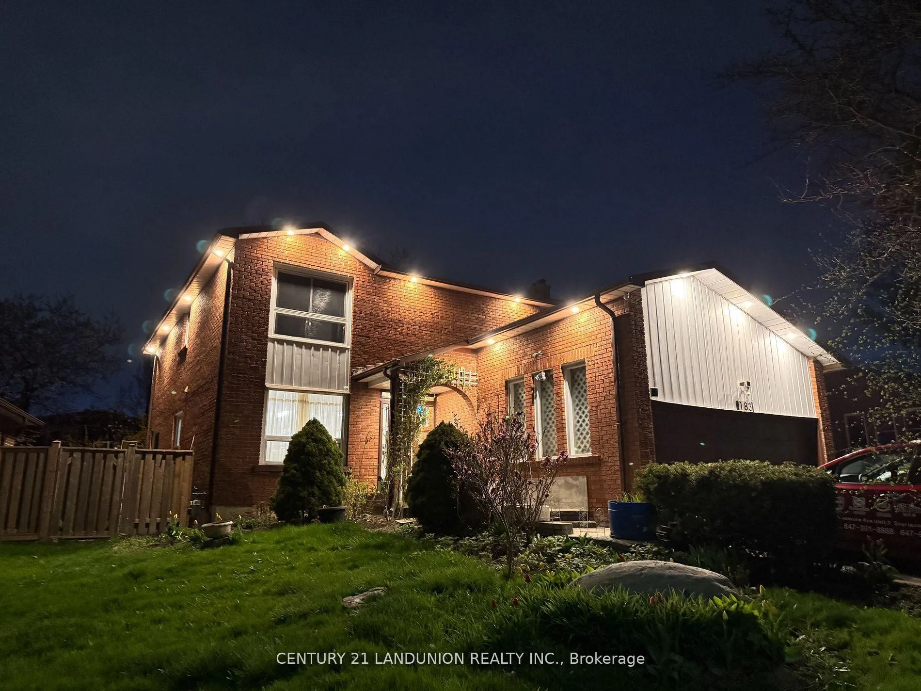 Photo 2 of 183 Willowbrook Road, Markham, Aileen-Willowbrook — HOMEH