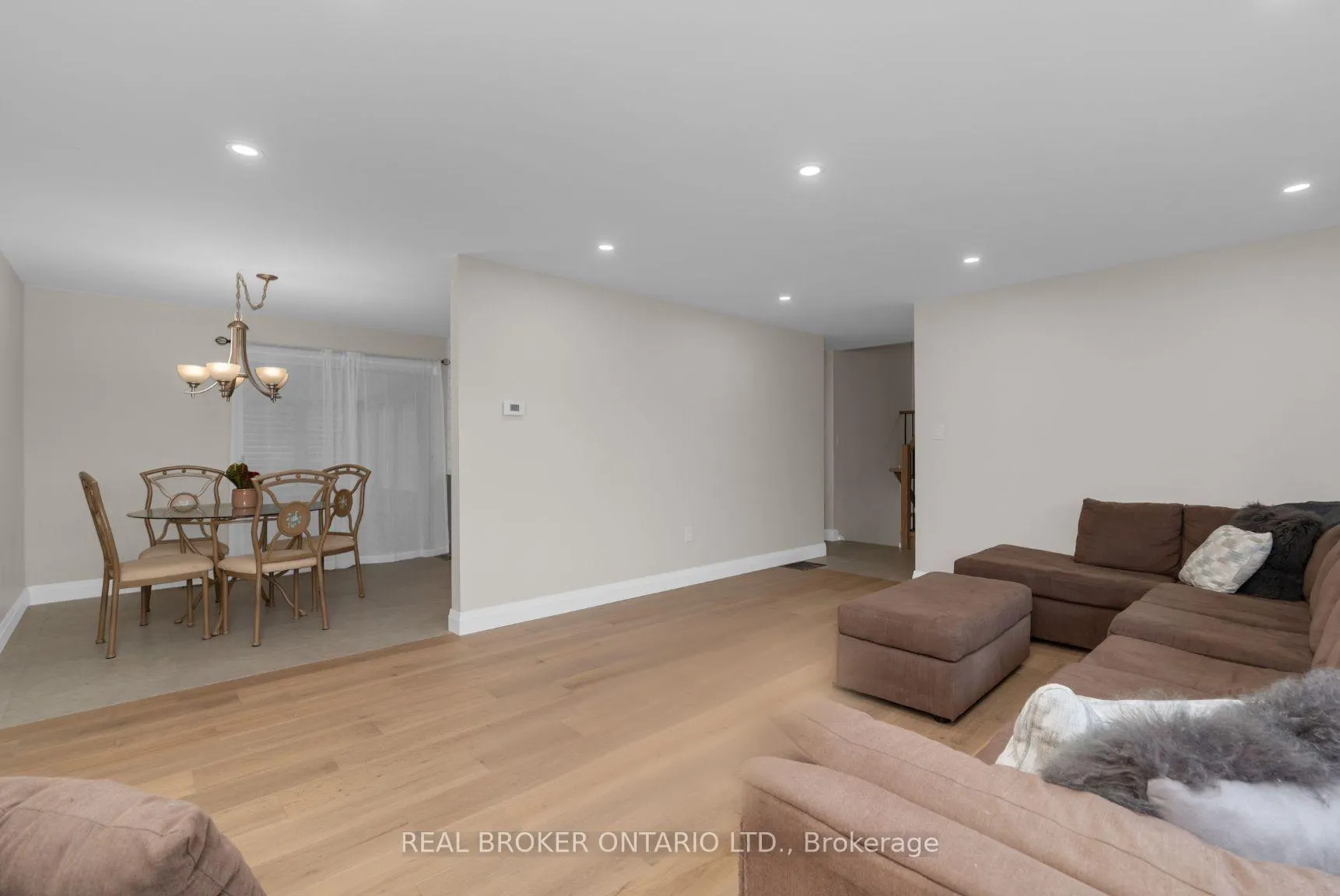 Photo 5 of 17 Locke Avenue, Clearview, Stayner — HOMEH
