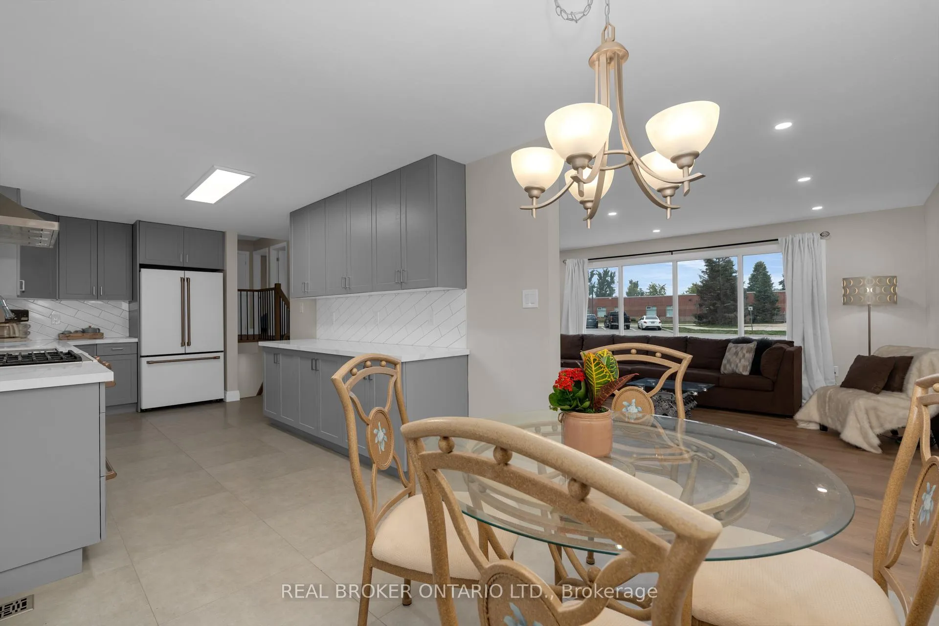 Photo 6 of 17 Locke Avenue, Clearview, Stayner — HOMEH