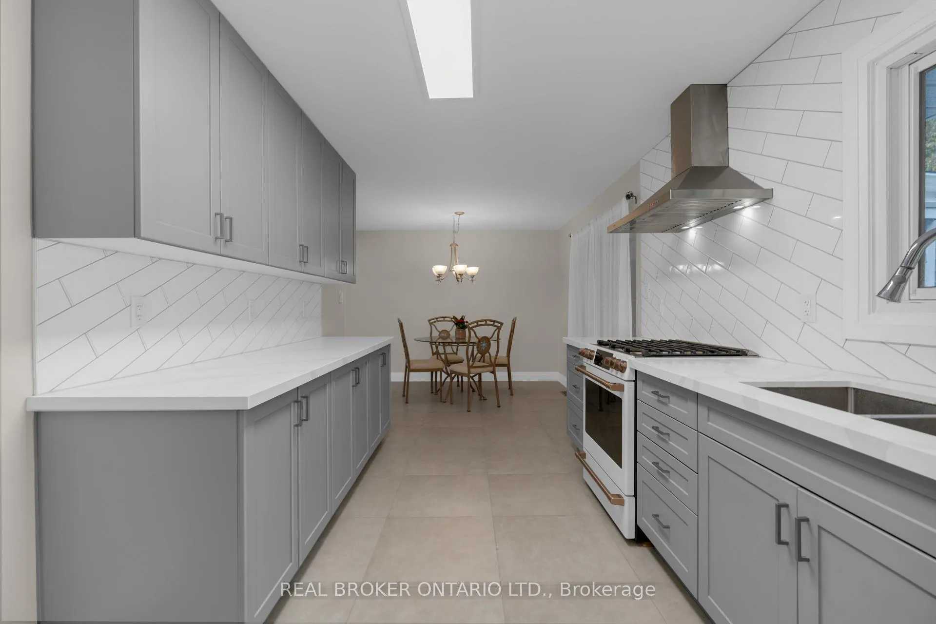 Photo 10 of 17 Locke Avenue, Clearview, Stayner — HOMEH