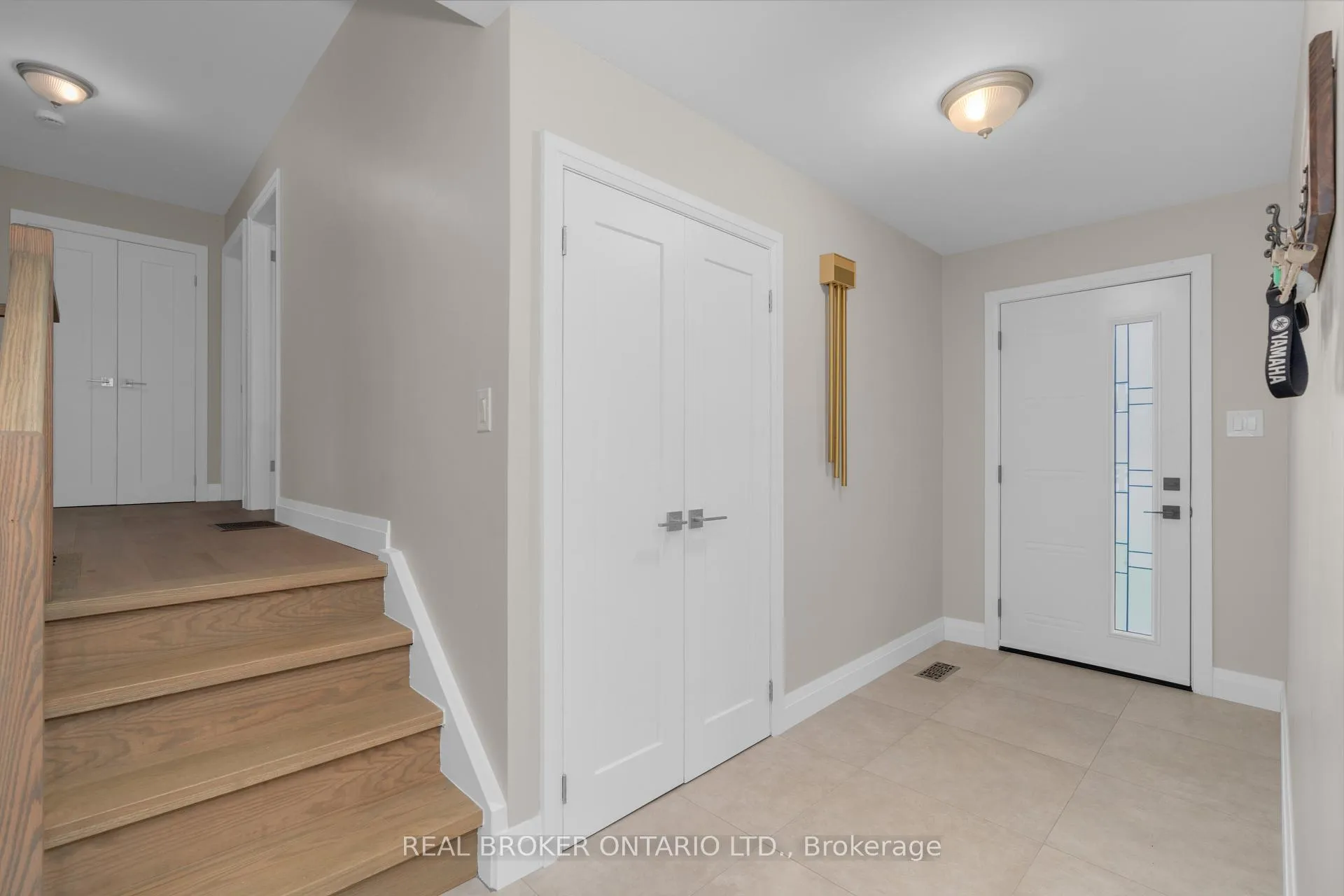 Photo 12 of 17 Locke Avenue, Clearview, Stayner — HOMEH