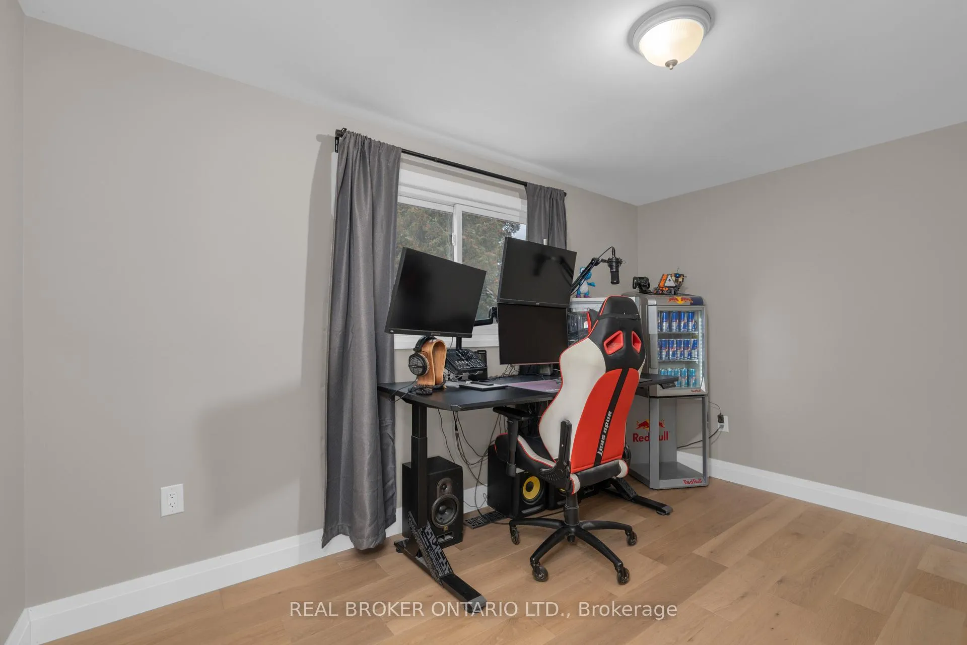Photo 13 of 17 Locke Avenue, Clearview, Stayner — HOMEH